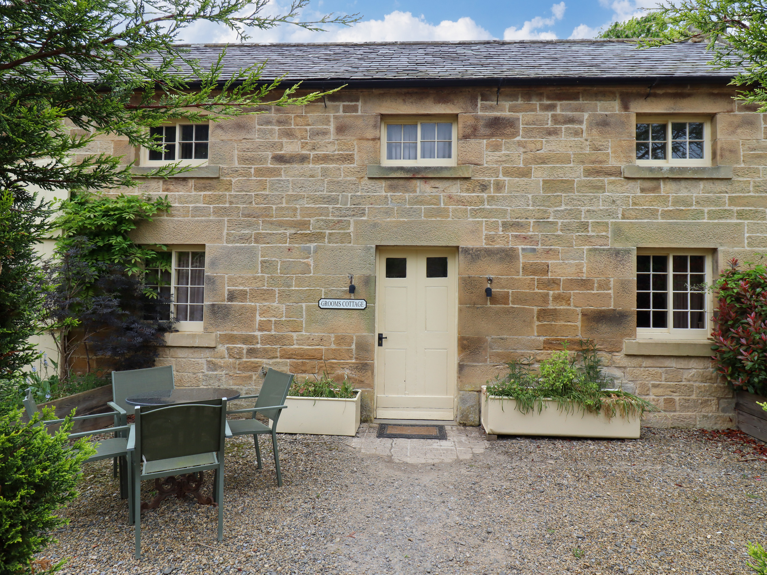 Holiday cottage, Morpeth (Grooms Cottage)