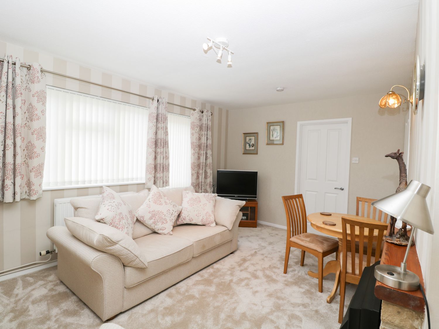 Holiday cottage in Milton-under-Wychwood, Oxfordshire - Photo 7