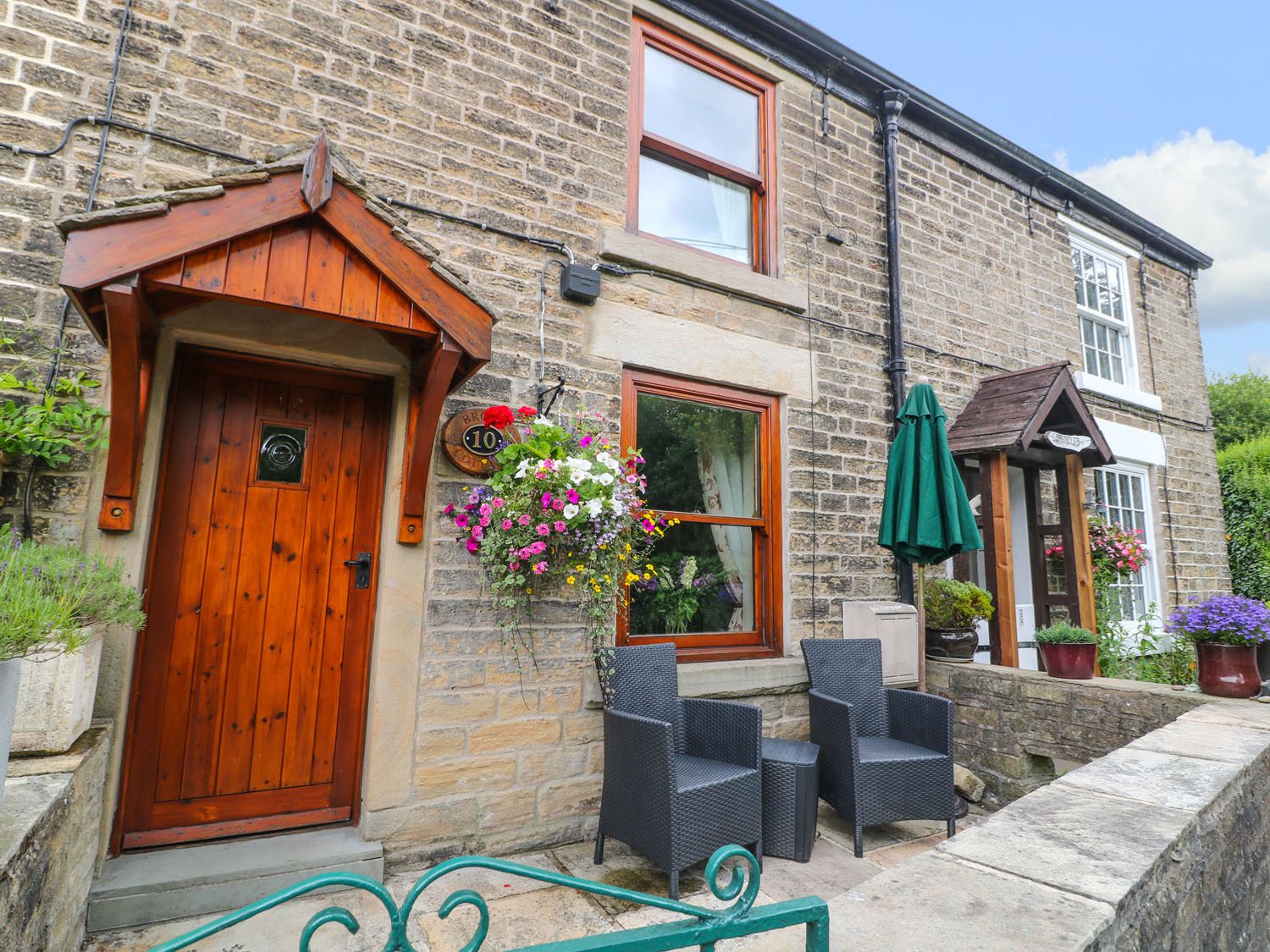 Holiday cottage in Hayfield, Derbyshire - Photo 1