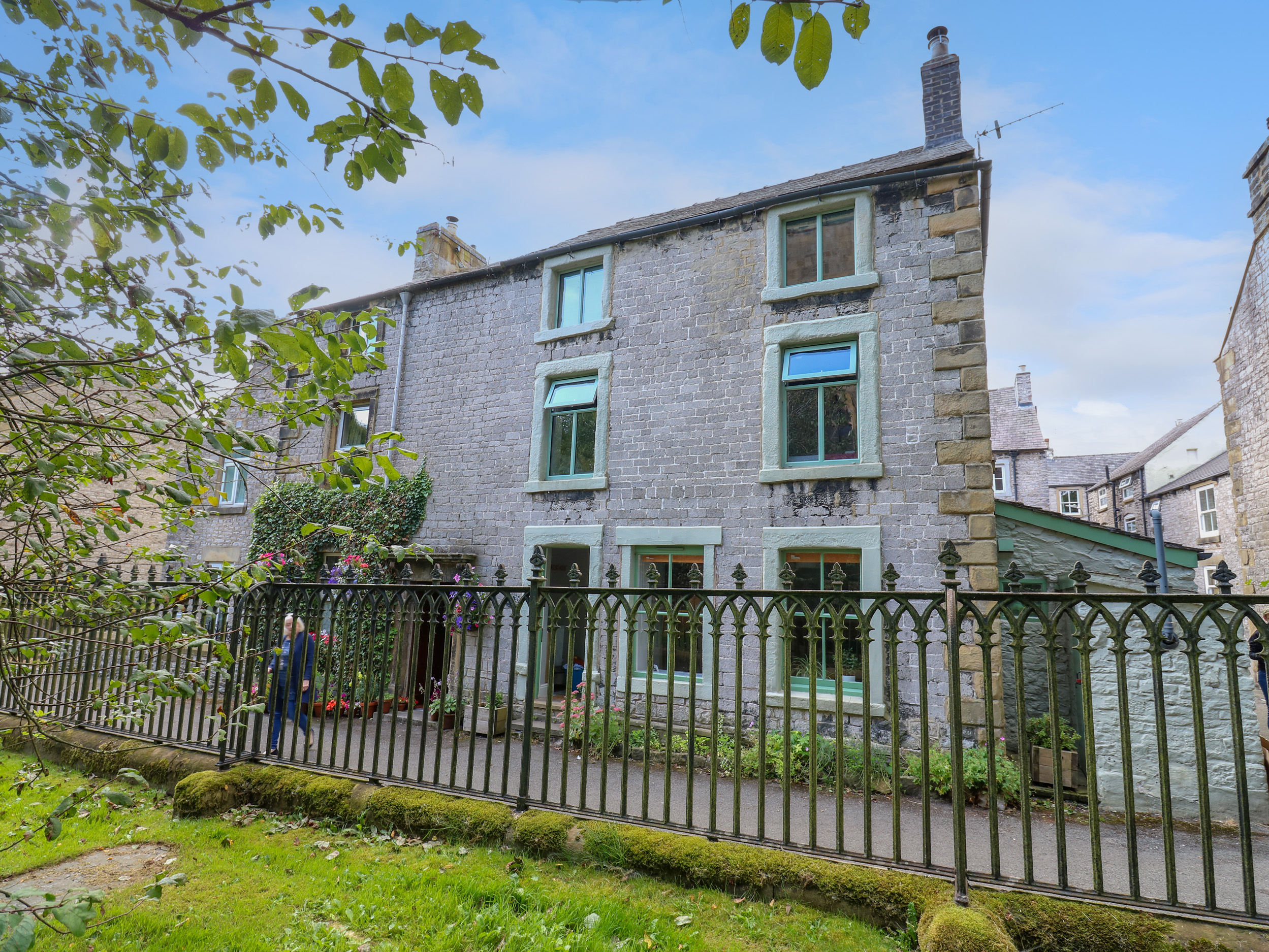 Holiday cottage in Tideswell, Derbyshire - Photo 2