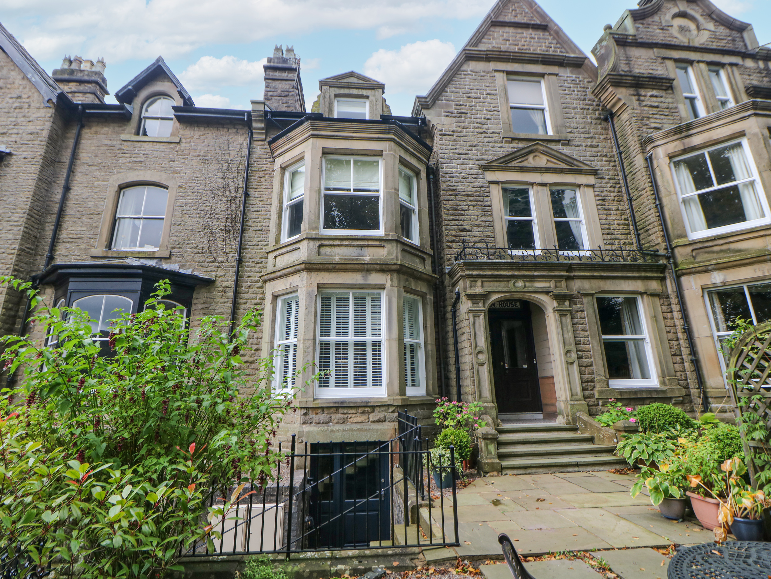 Holiday cottage in Buxton, Derbyshire - Photo 1