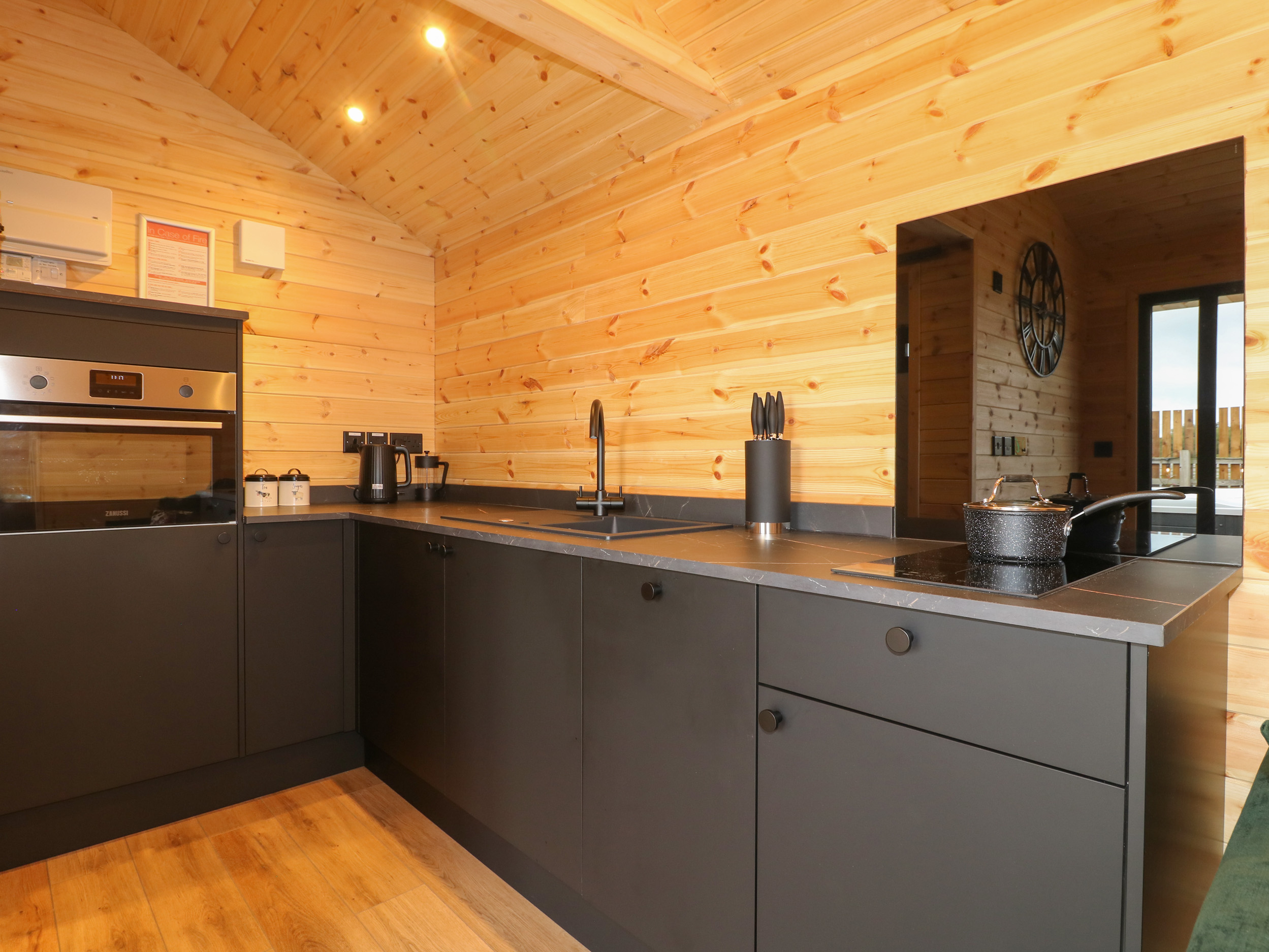 Holiday cottage in Church Broughton, Derbyshire - Photo 10