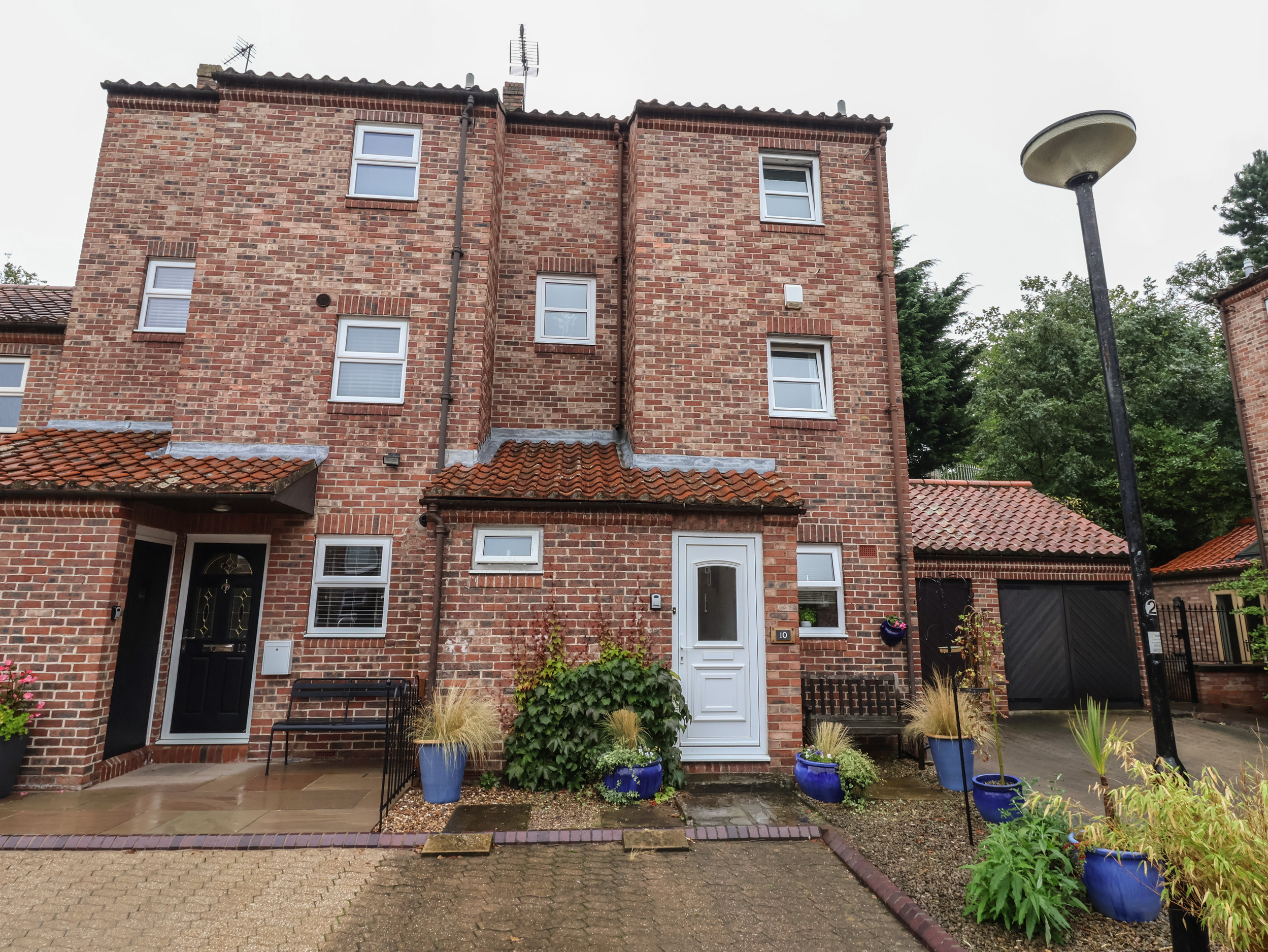 Holiday cottage, York (New Tower House- 10 Pear Tree Court)