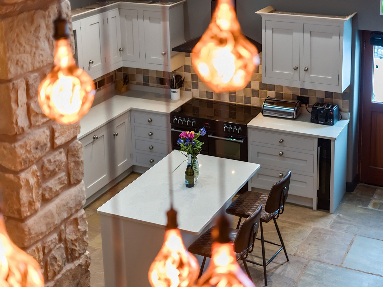 Three Peaks Barn - Sleeps 13