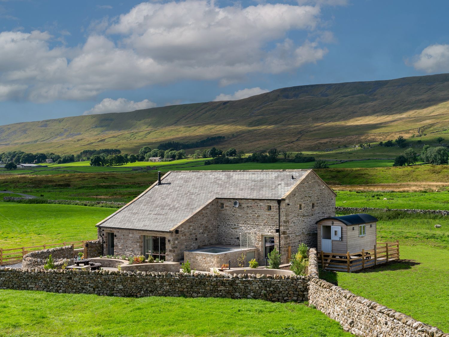Gunner Lodge - Sleeps 9