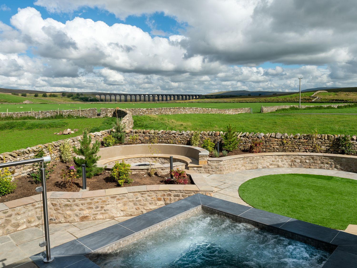 Gunner Lodge - Sleeps 9