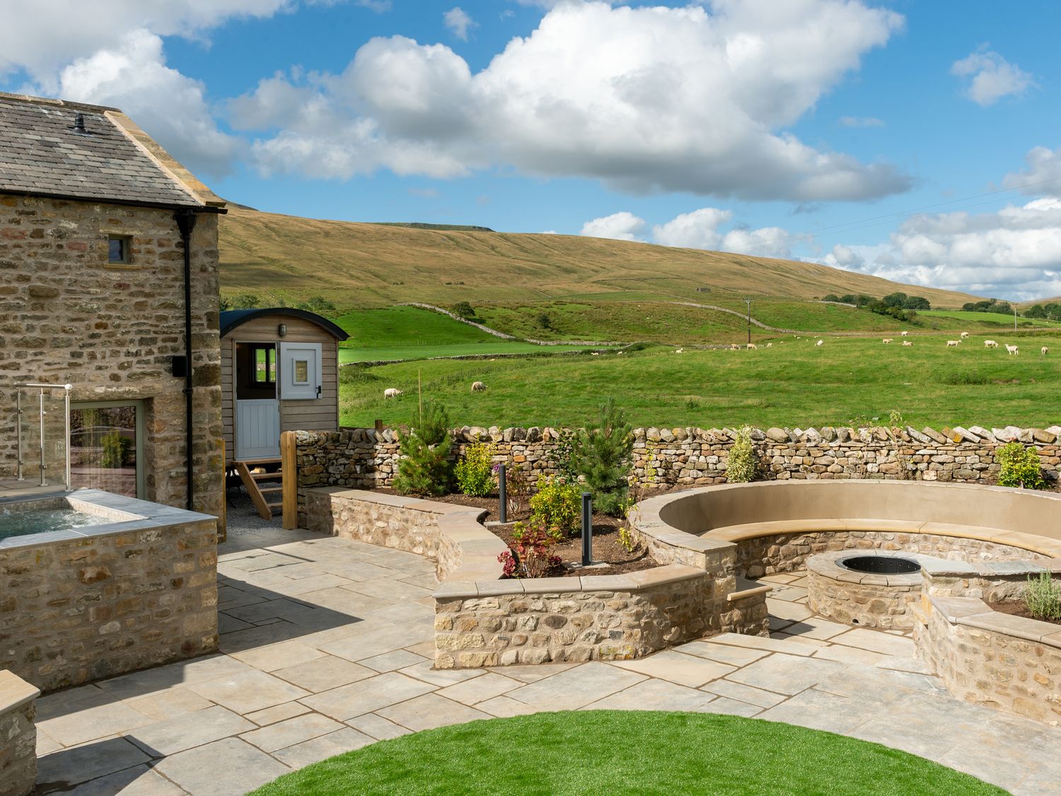 Gunner Lodge - Sleeps 9