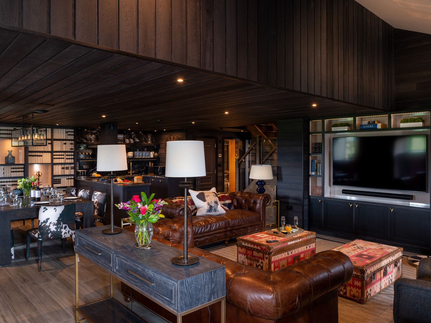 Gunner Lodge - Sleeps 9