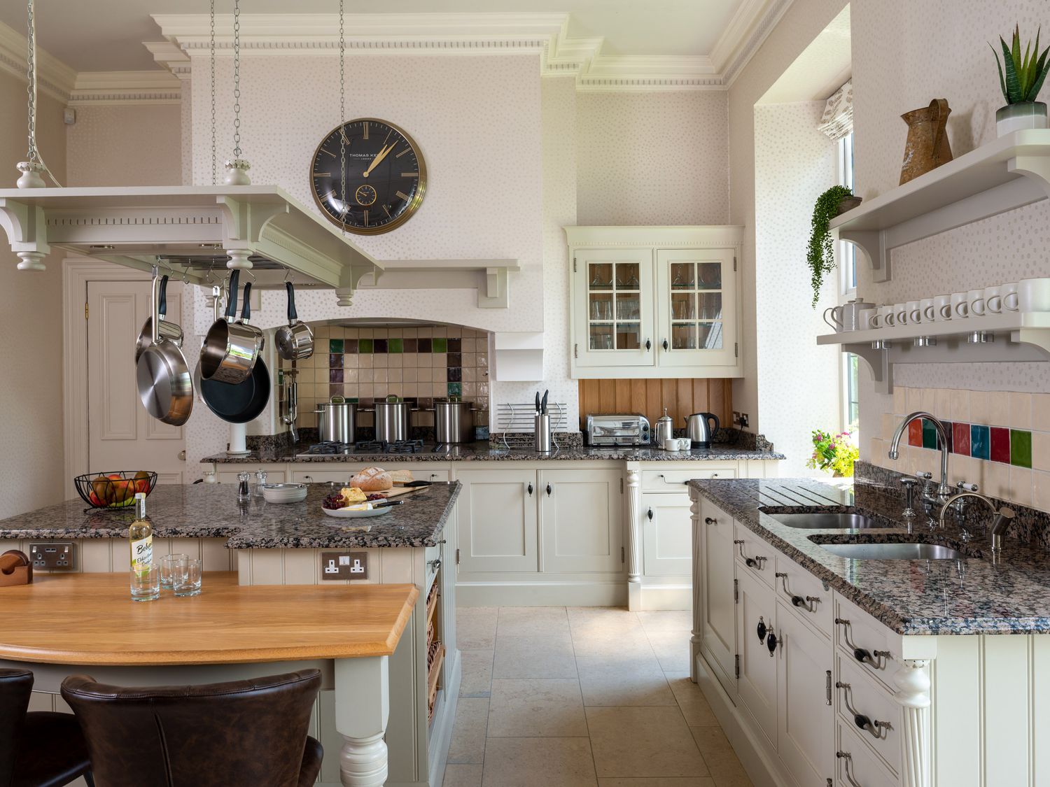 Moorlands Manor - Sleeps 27