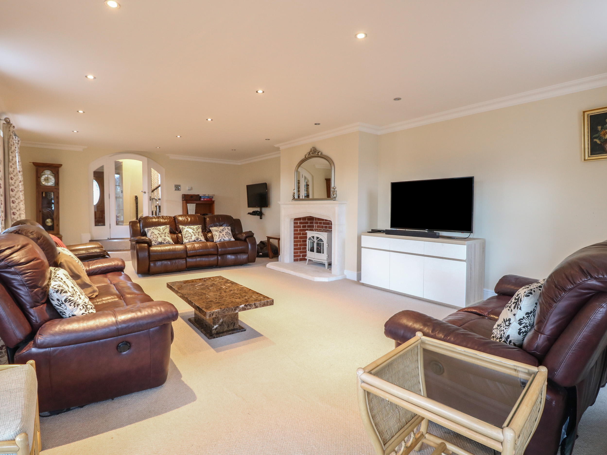 The Little House - Sleeps 10