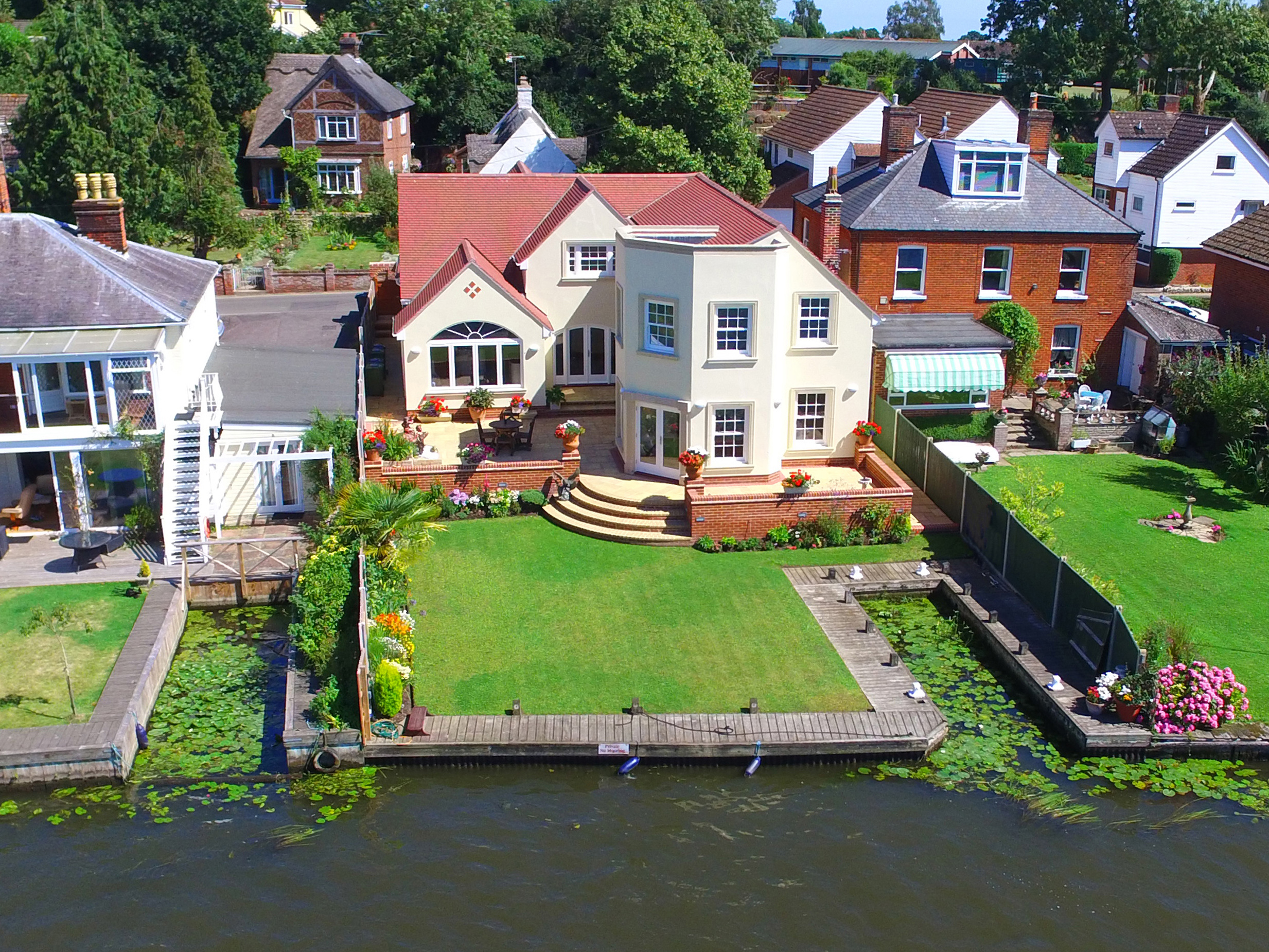 The Little House - Sleeps 10