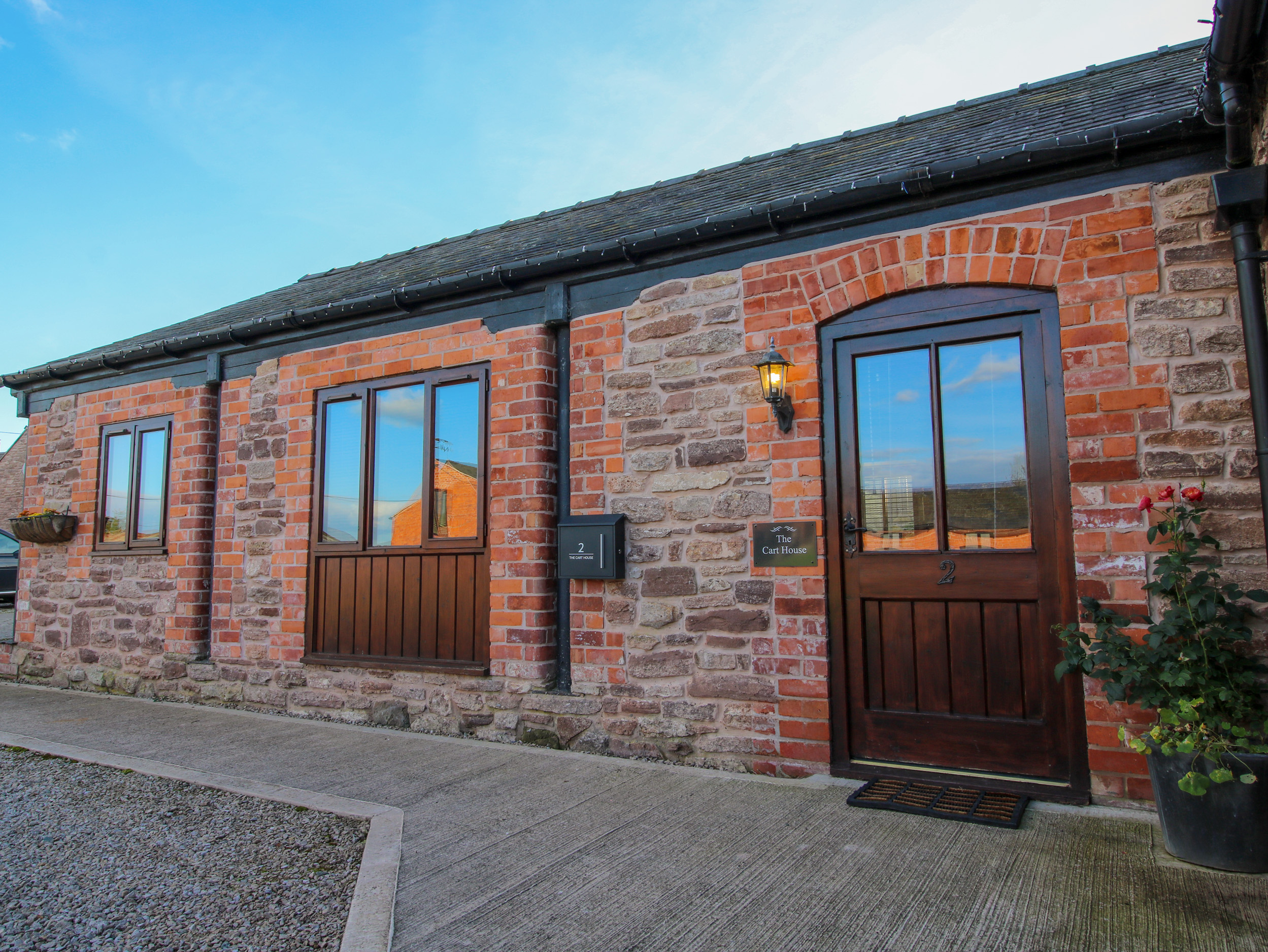 Holiday cottage, Alberbury ()