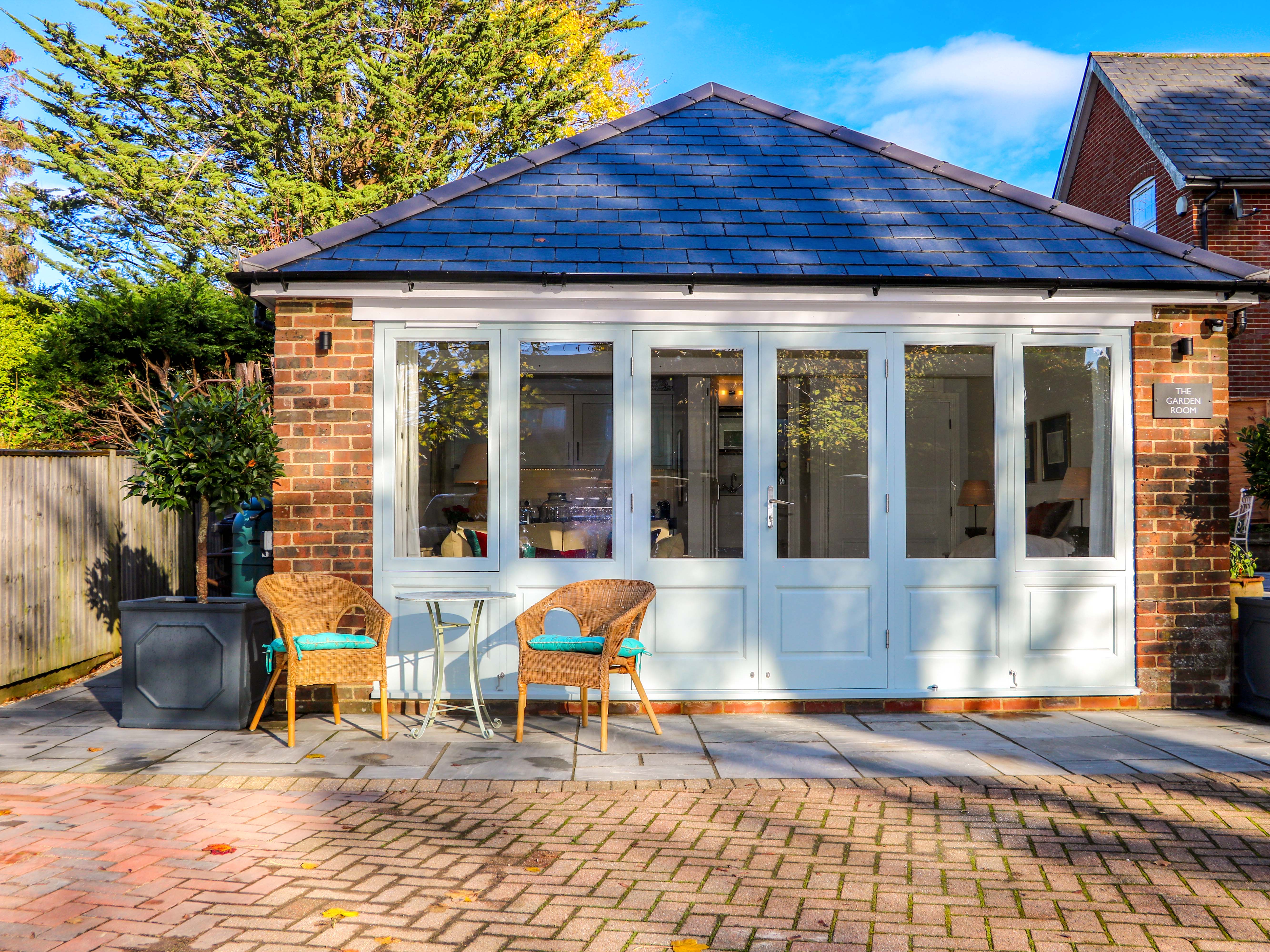 Holiday cottage, Chichester (The Garden Room)