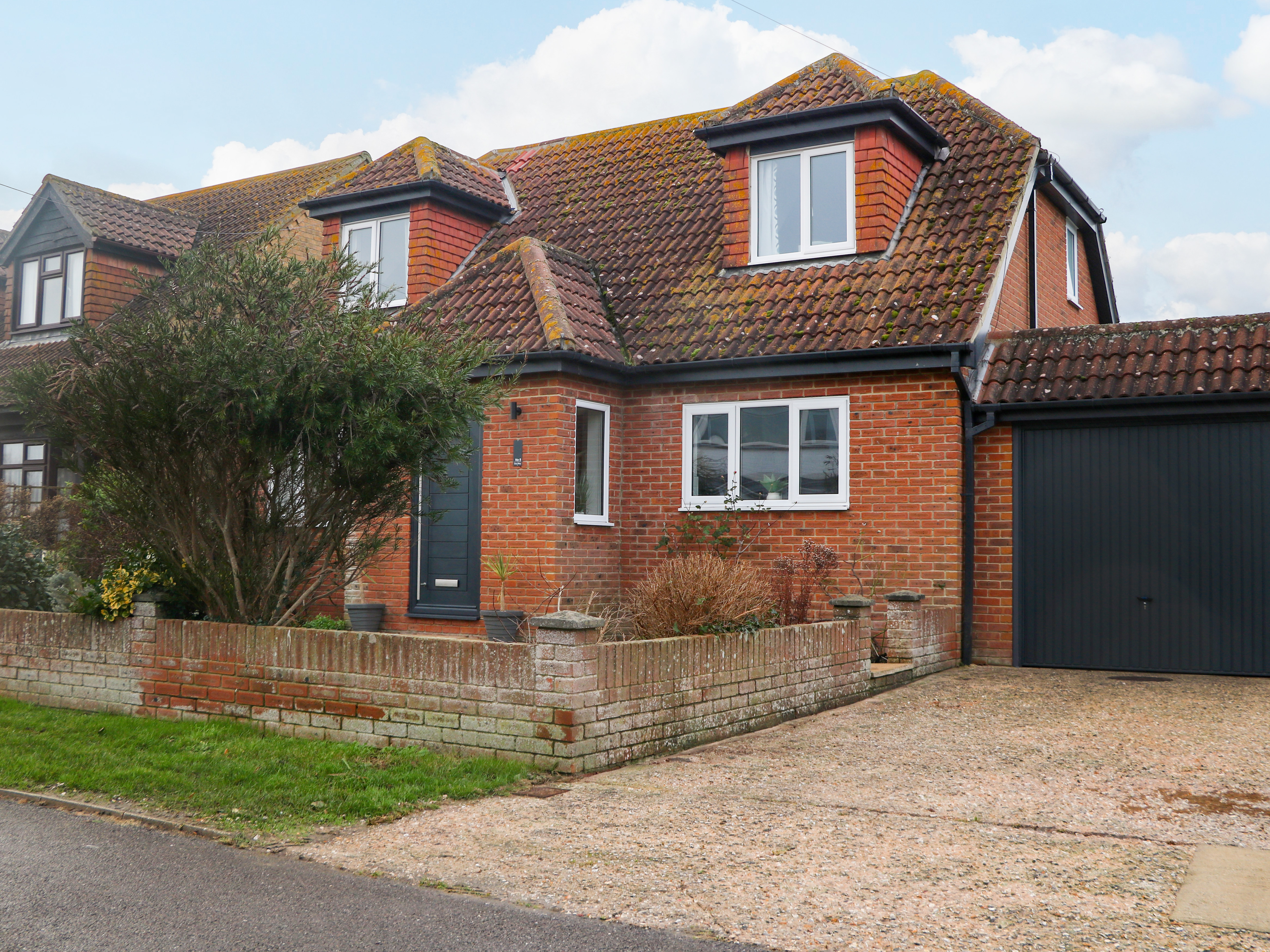 Holiday cottage, Elmer (8 Sea Way)