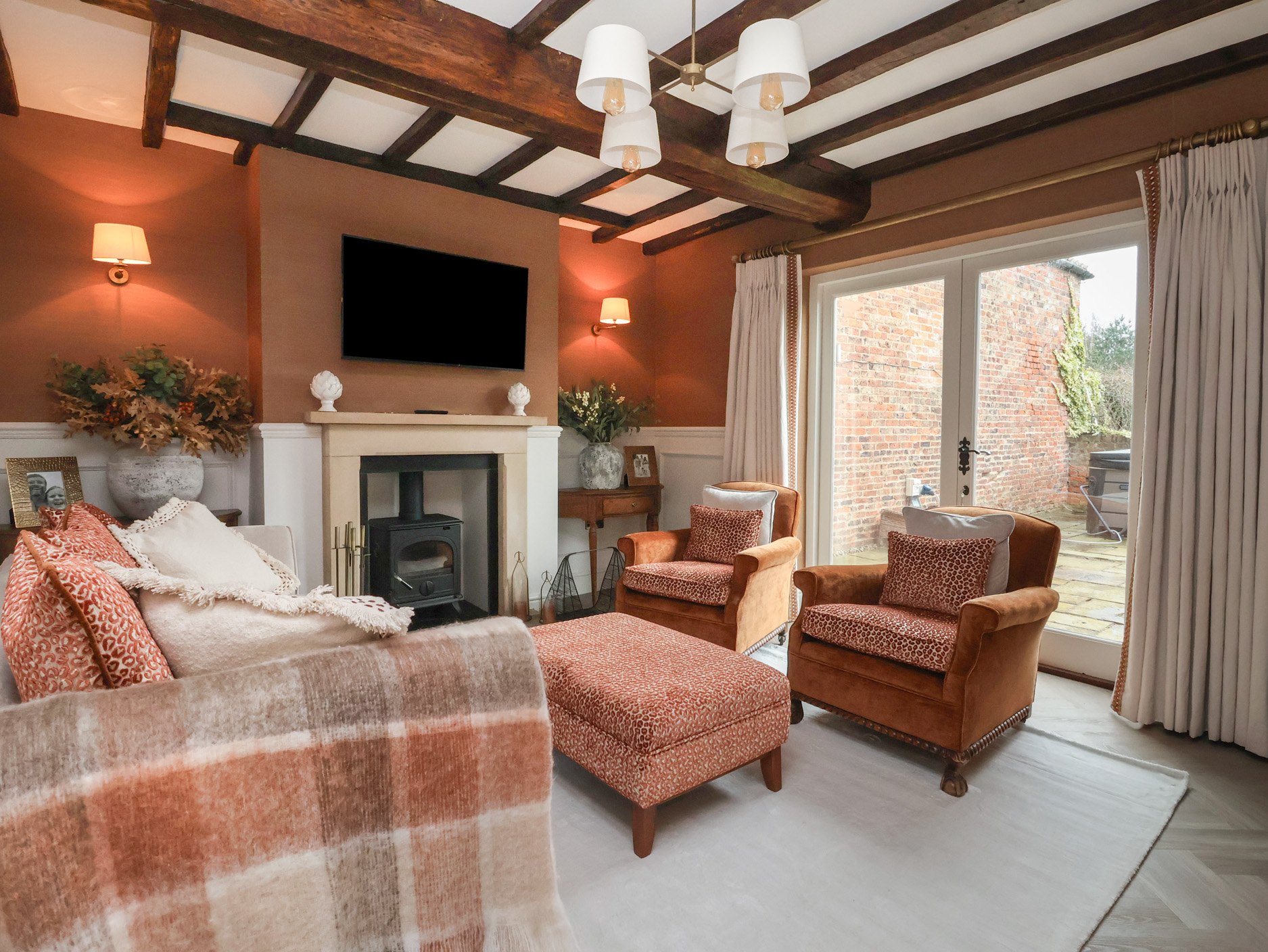 Providence Farmhouse - Sleeps 10