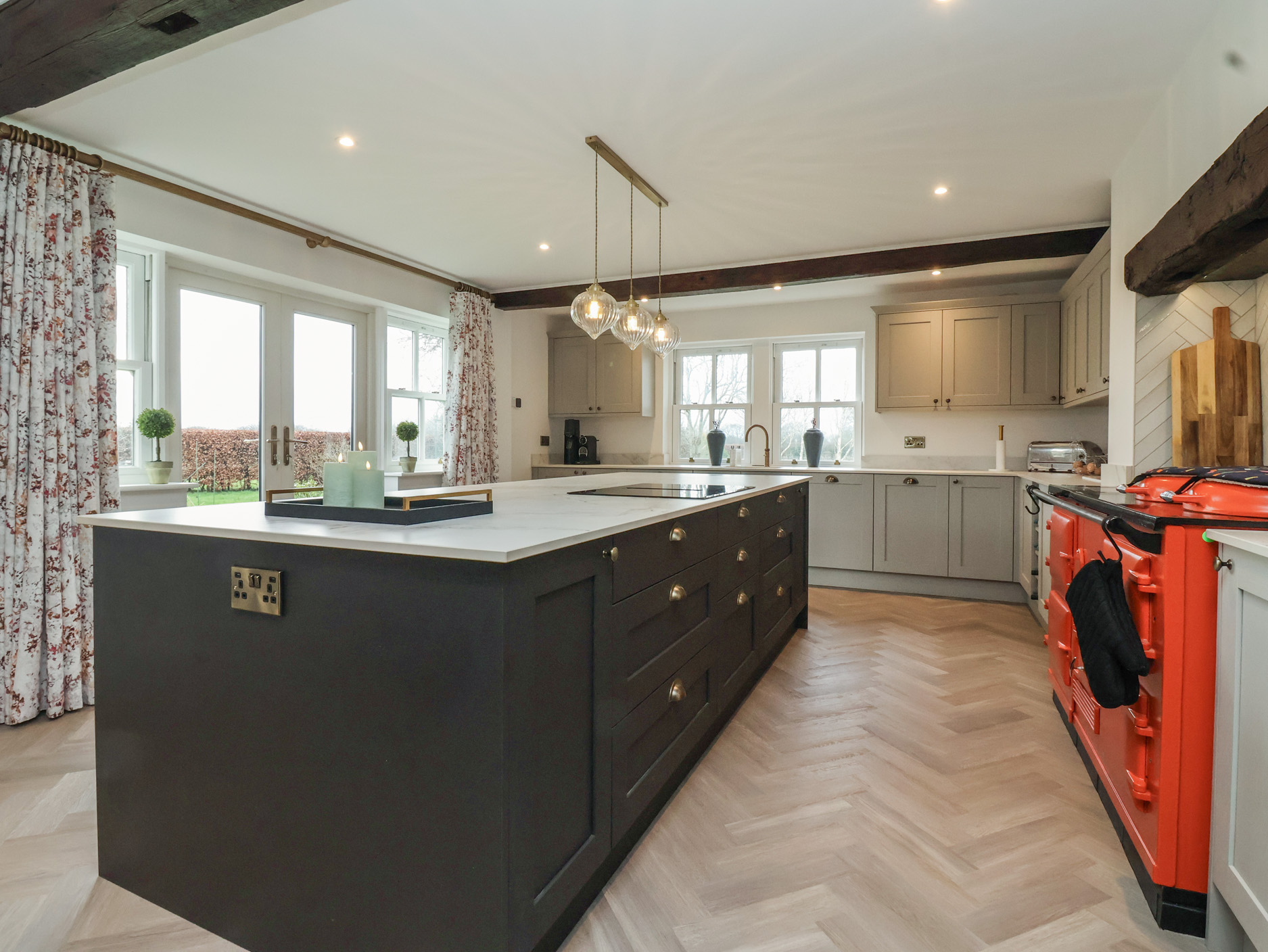 Providence Farmhouse - Sleeps 10