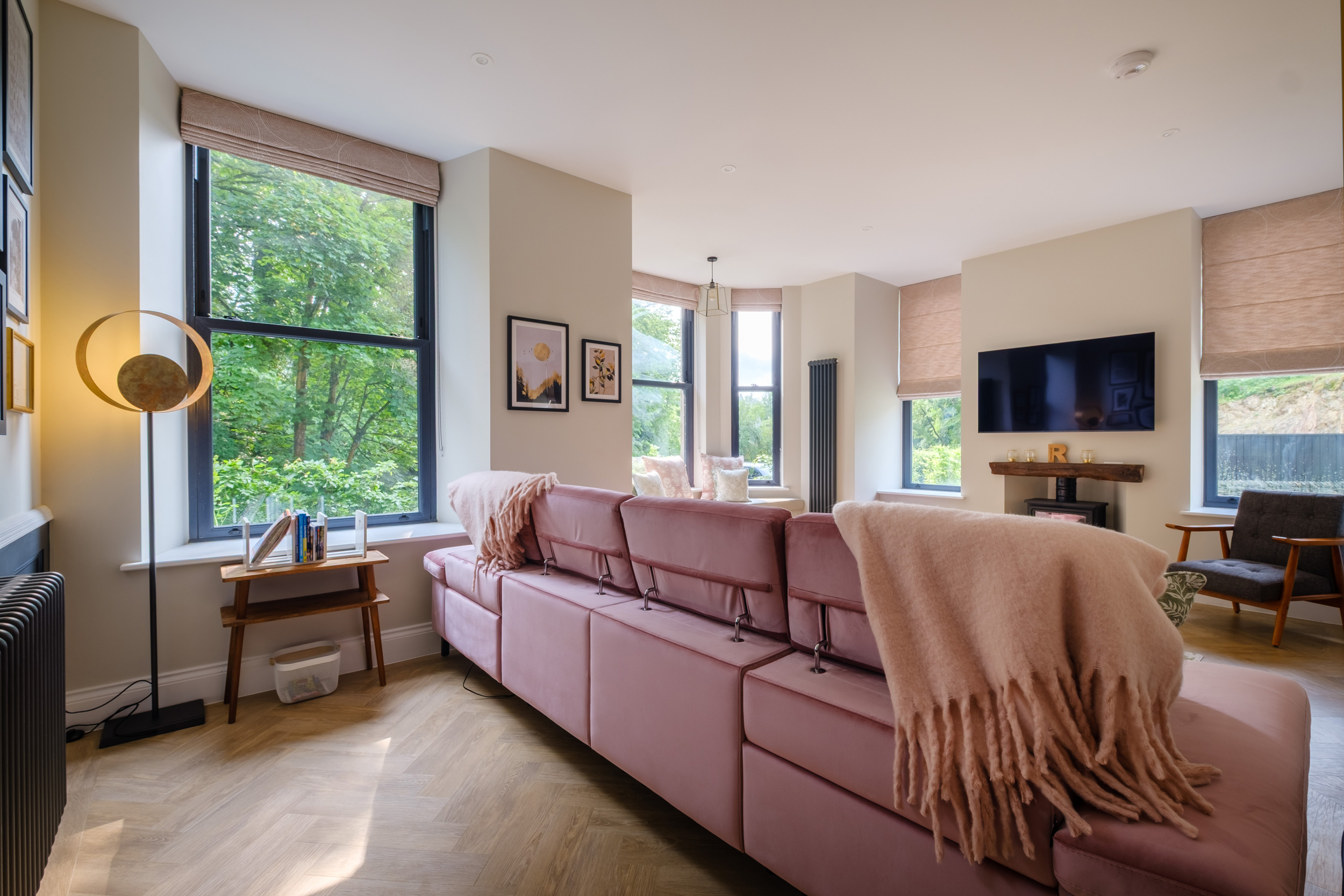 Riverside - Sleeps 14