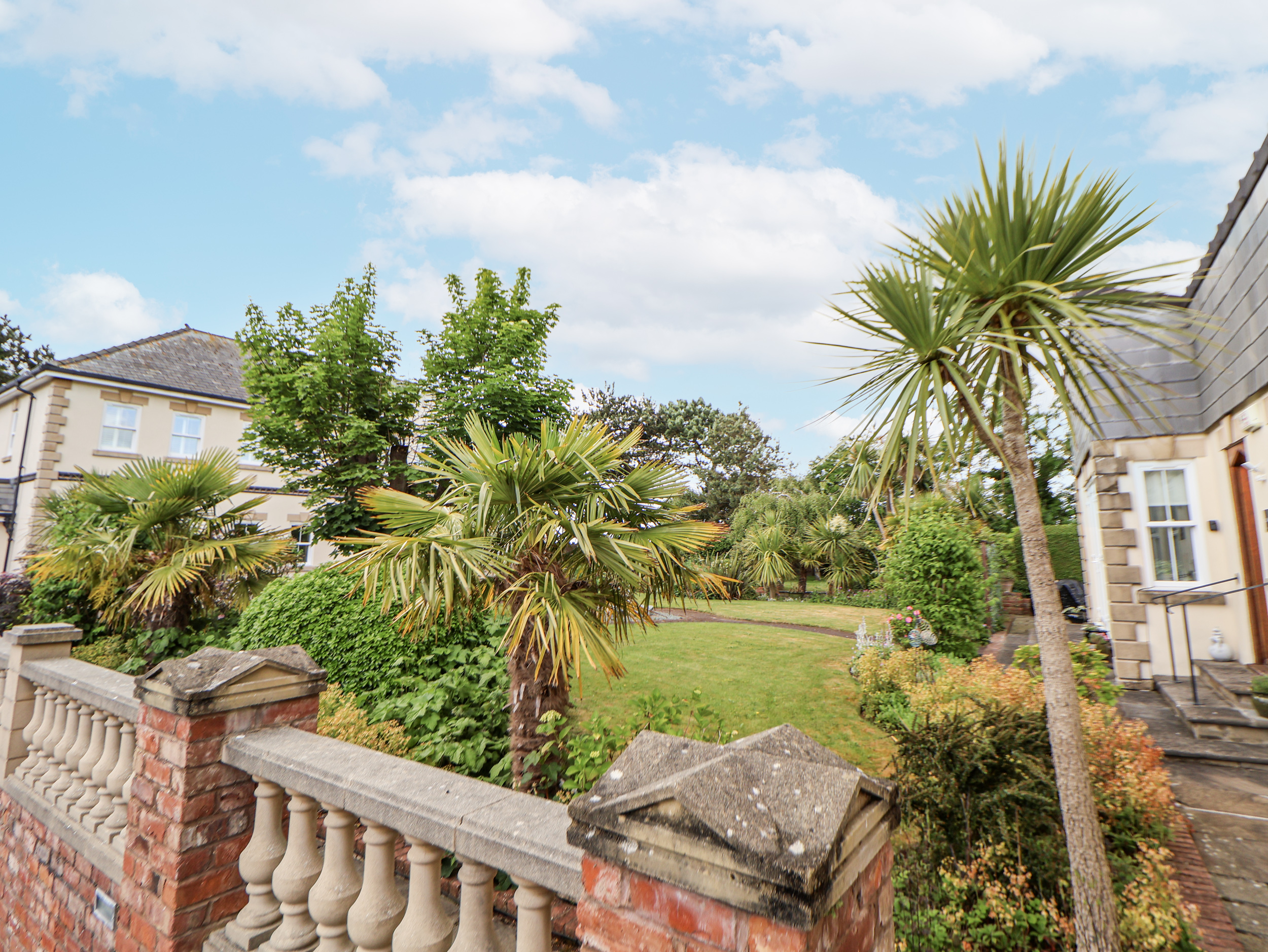 Mount House - Sleeps 18