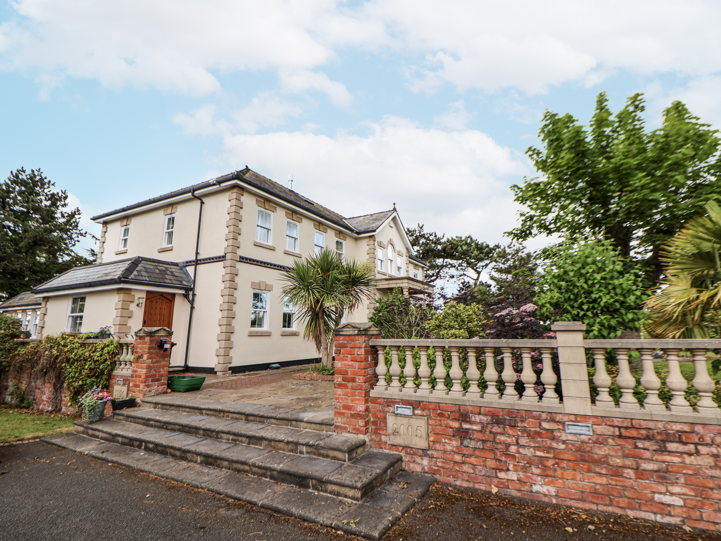 Mount House - Sleeps 18
