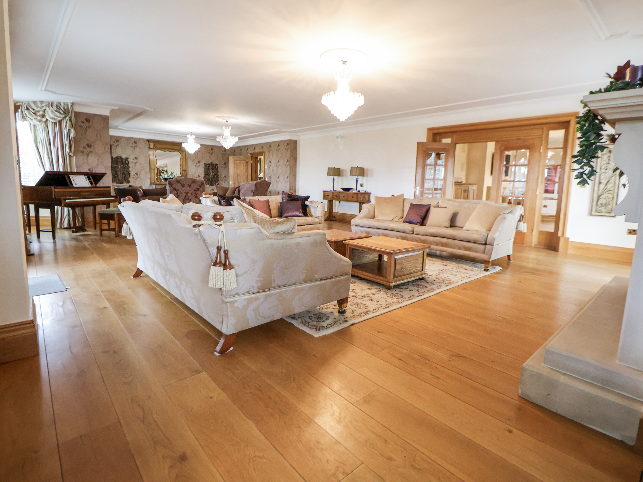 Mount House - Sleeps 18