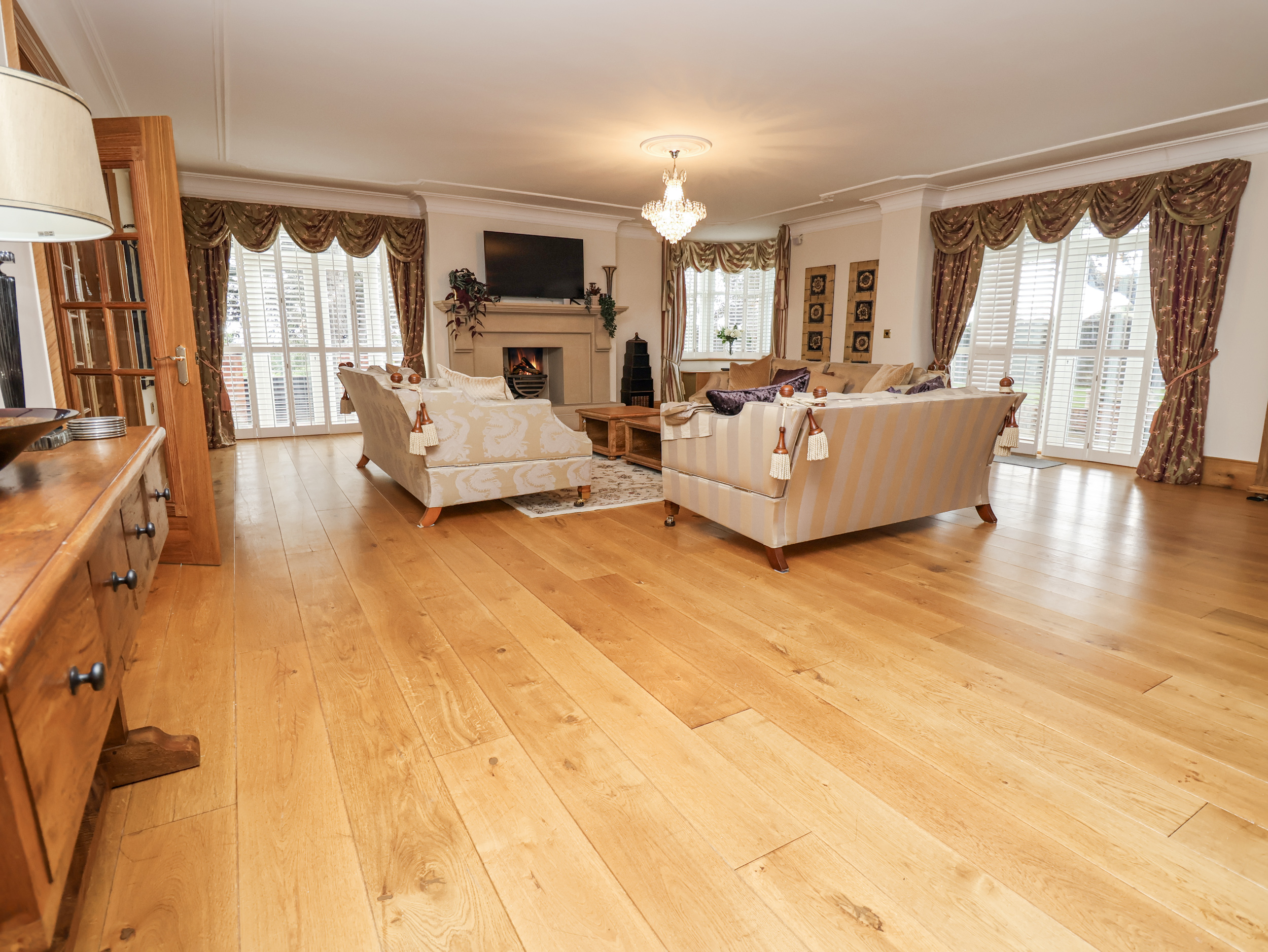 Mount House - Sleeps 18