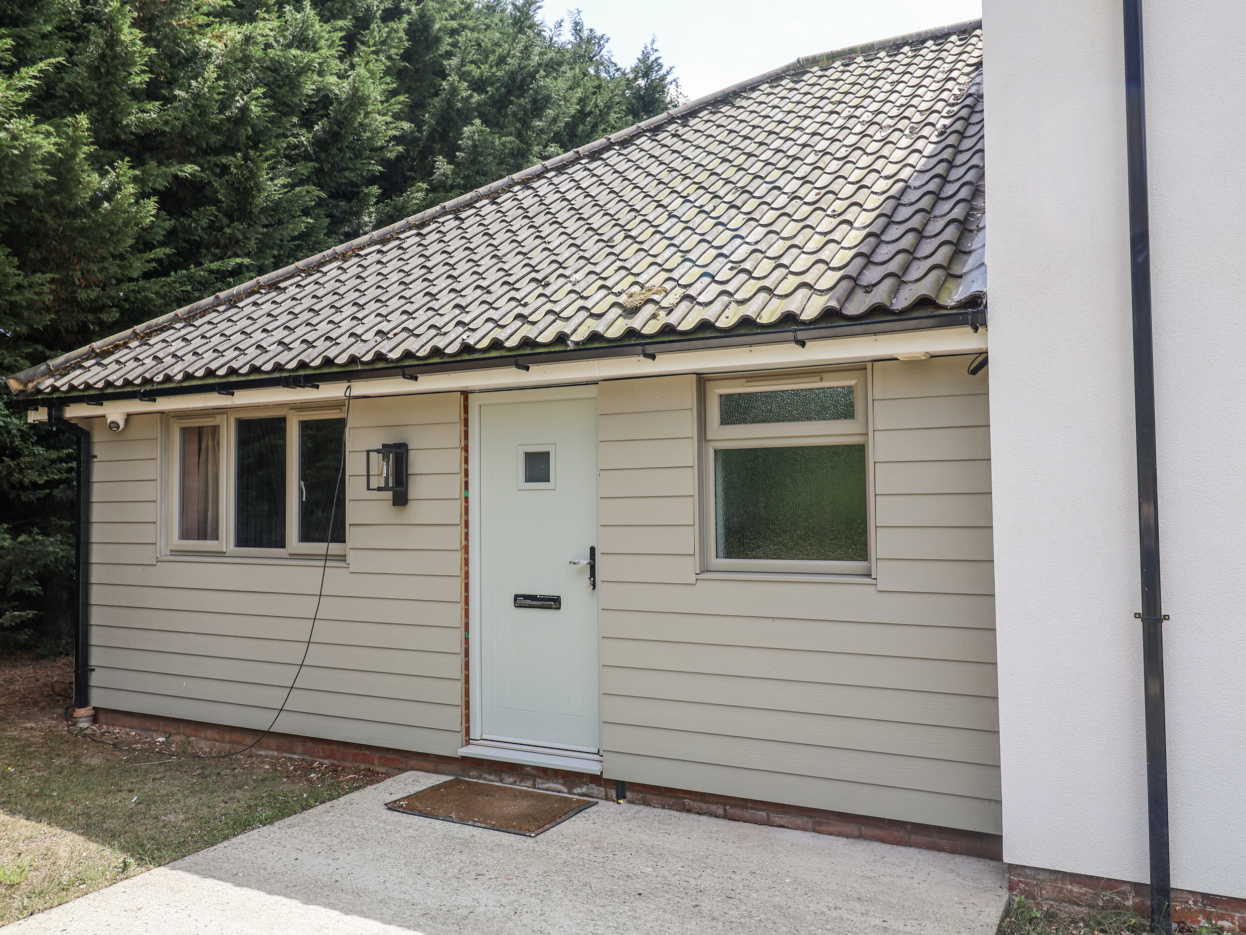 Holiday cottage in Brantham, Suffolk - Photo 1
