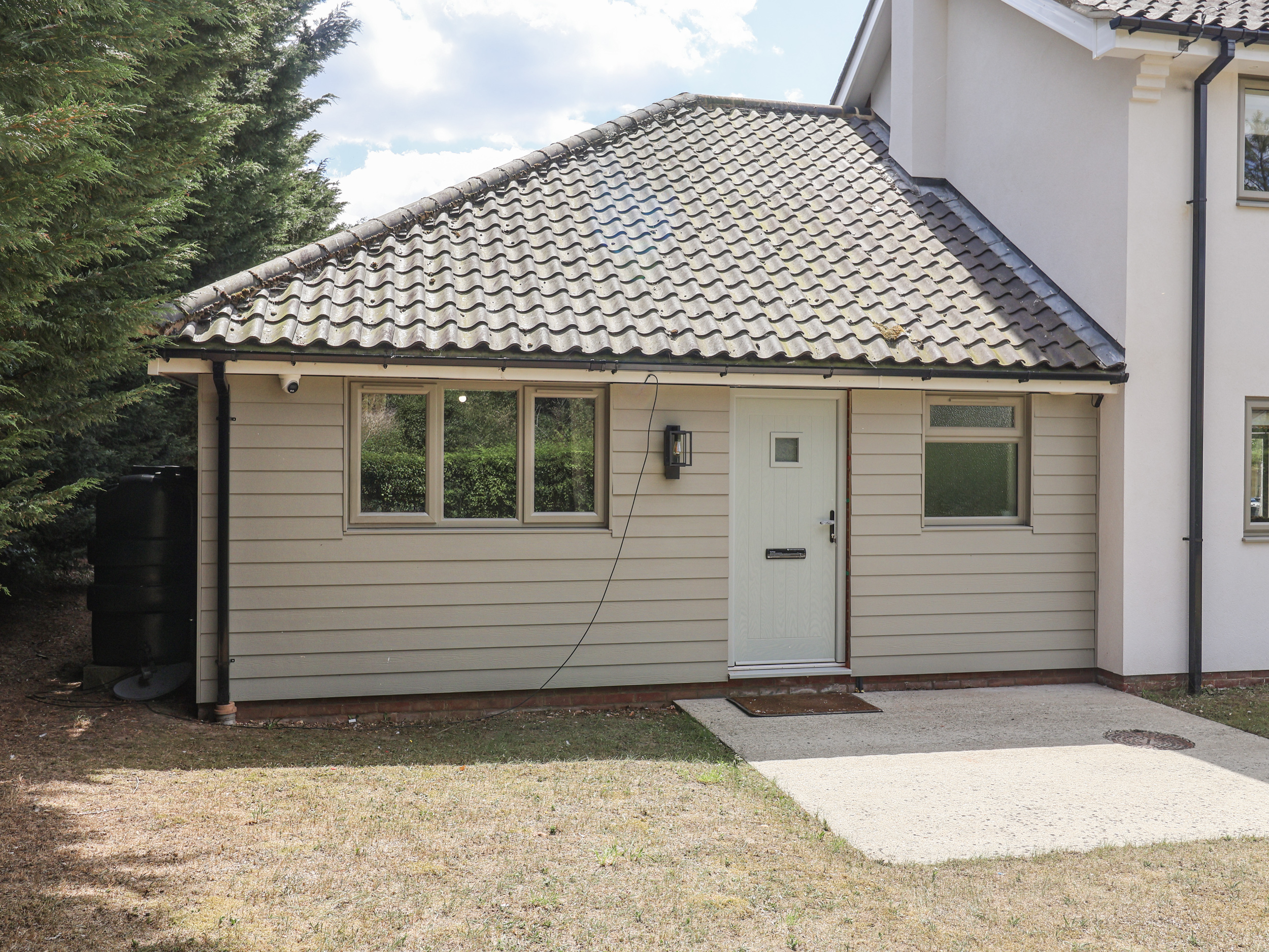 Holiday cottage in Brantham, Suffolk - Photo 2