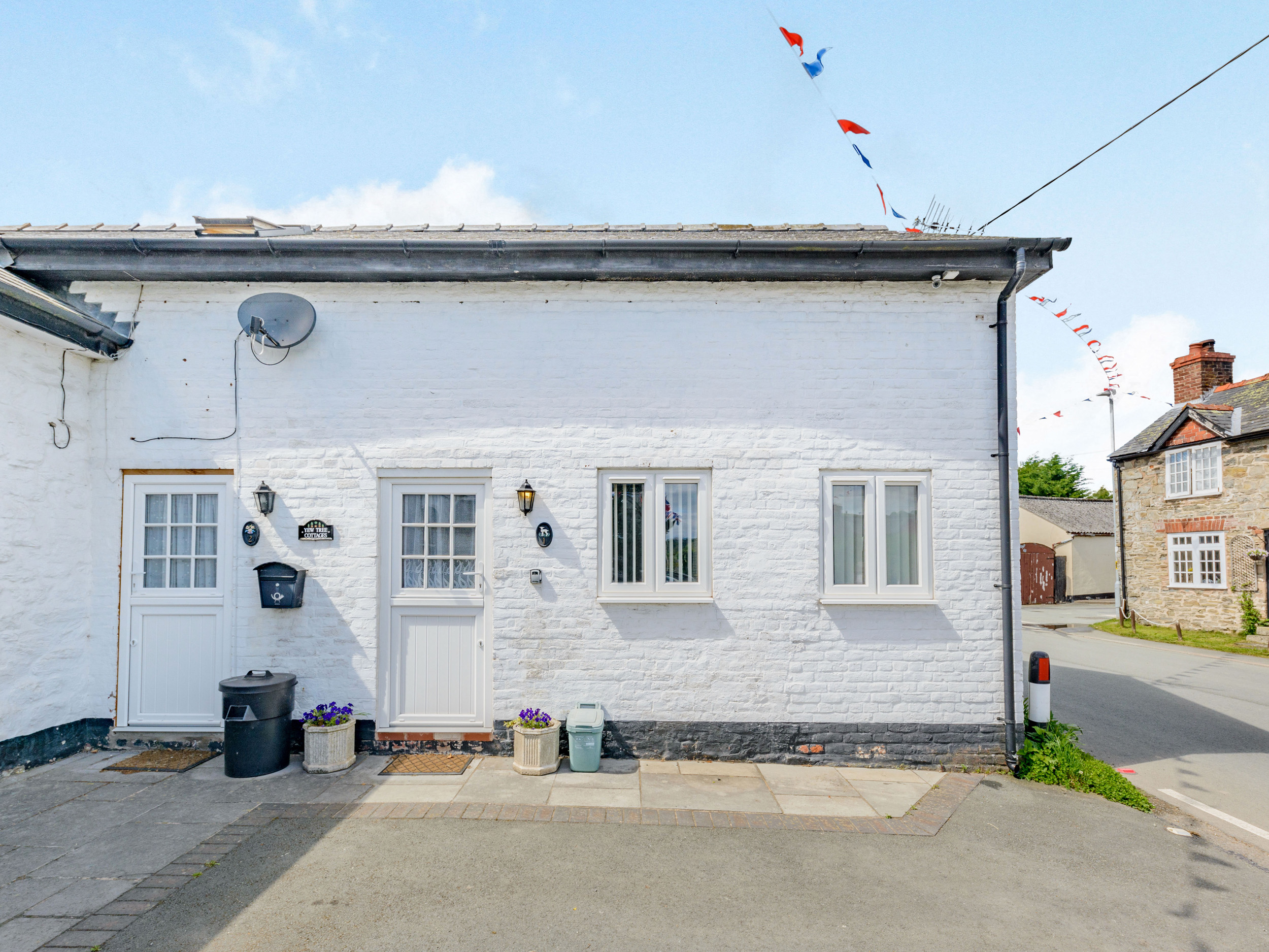 Holiday cottage, Welshpool (Yew Tree Cottage)