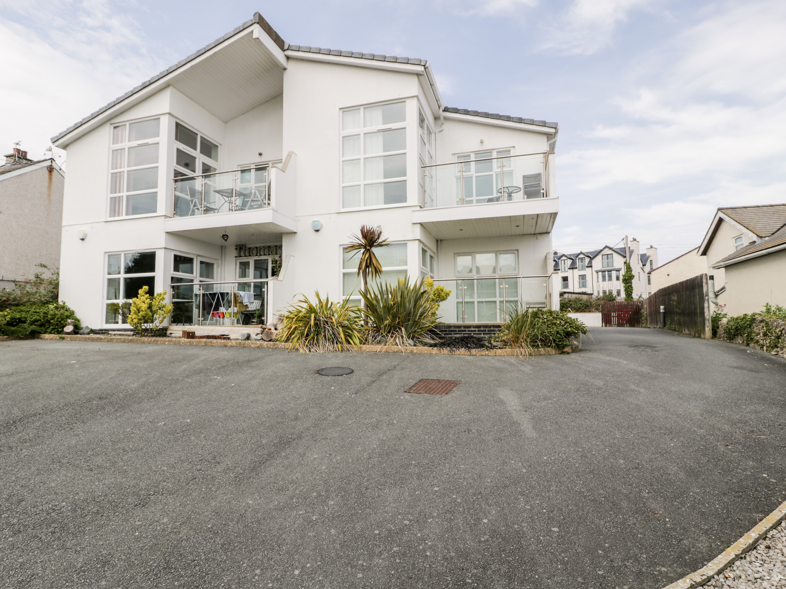 Holiday cottage, Benllech ()