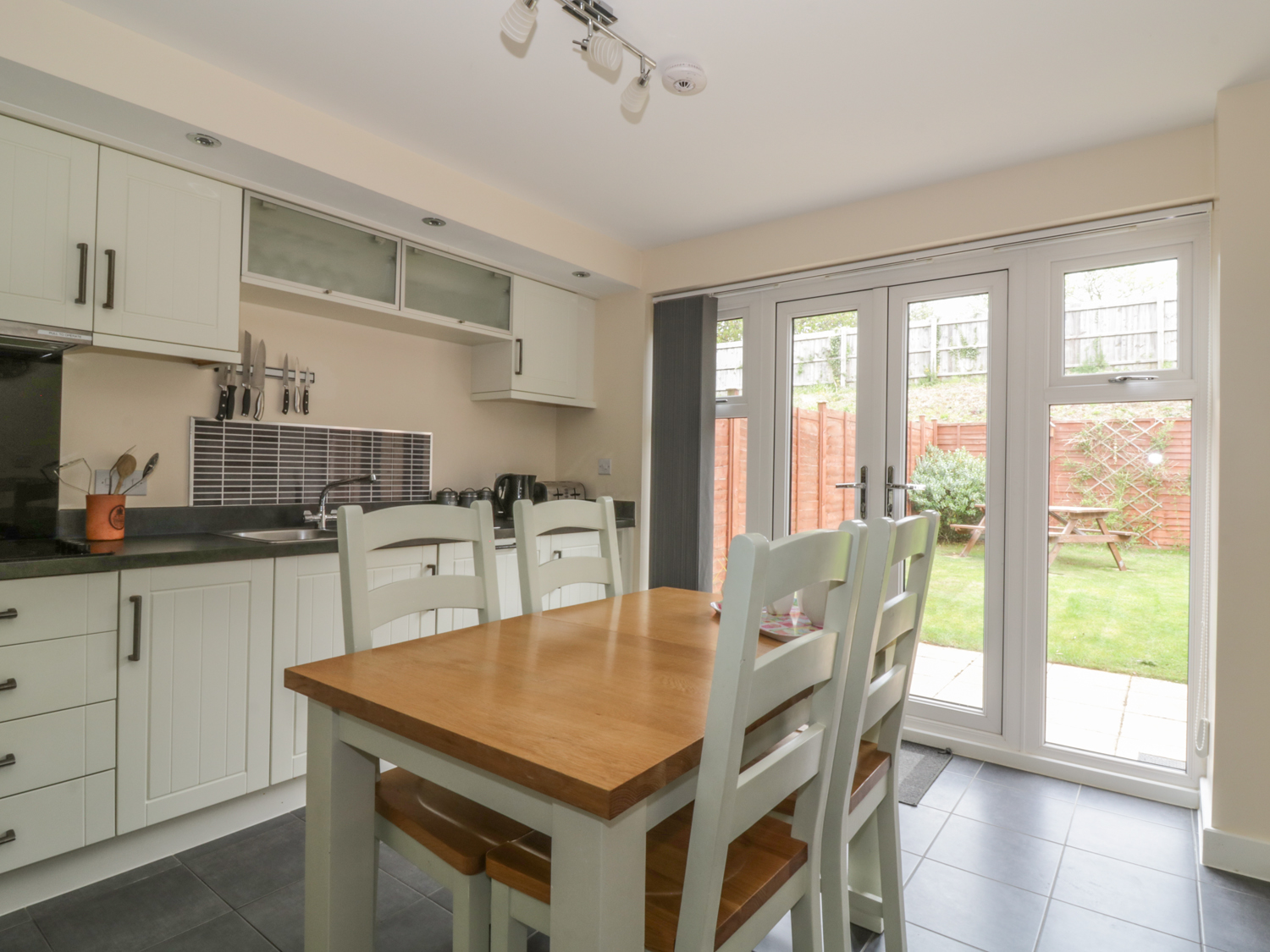 Holiday cottage in Hollesley, Suffolk - Photo 9