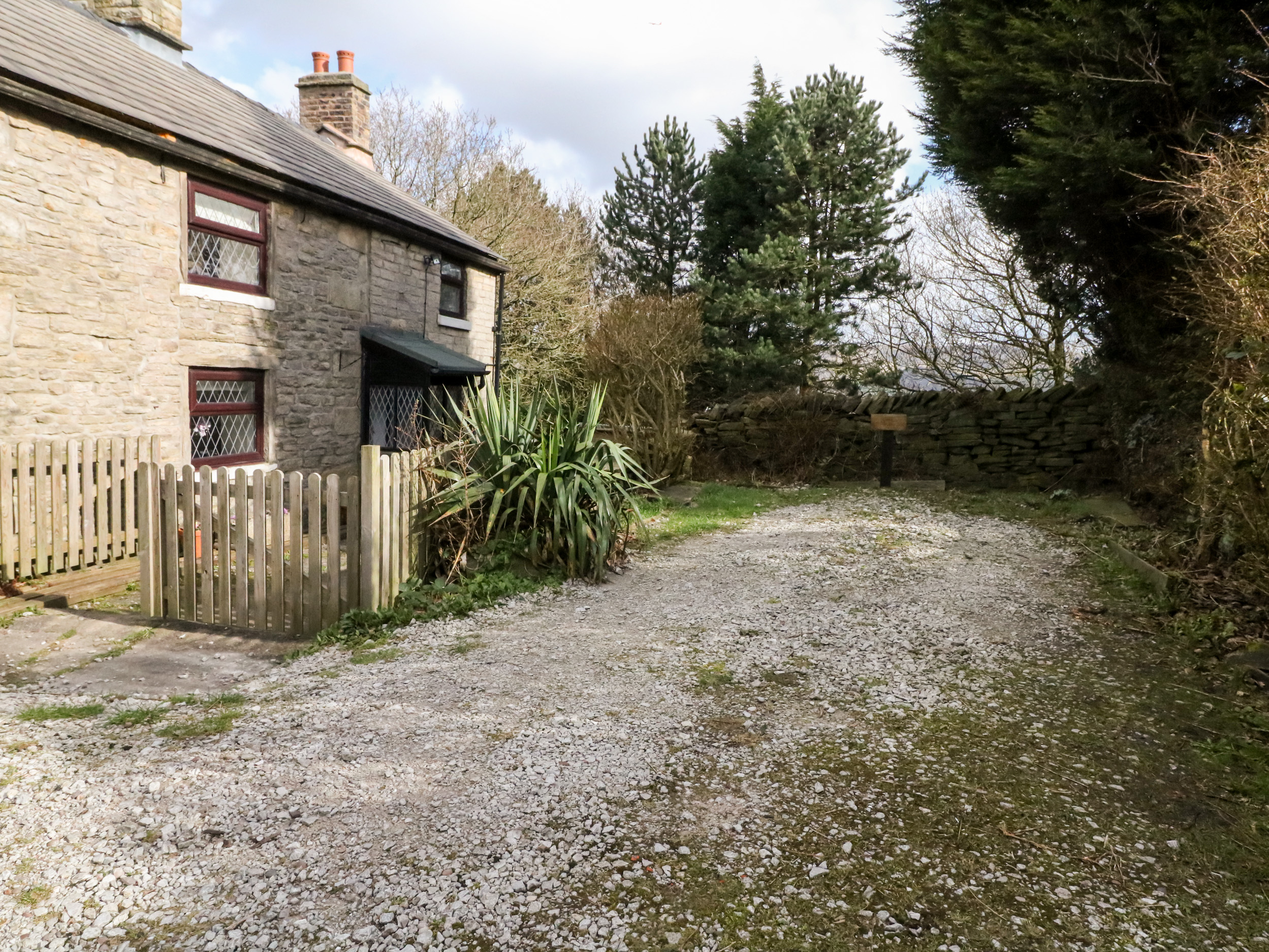 Holiday cottage in Glossop, Derbyshire - Photo 2