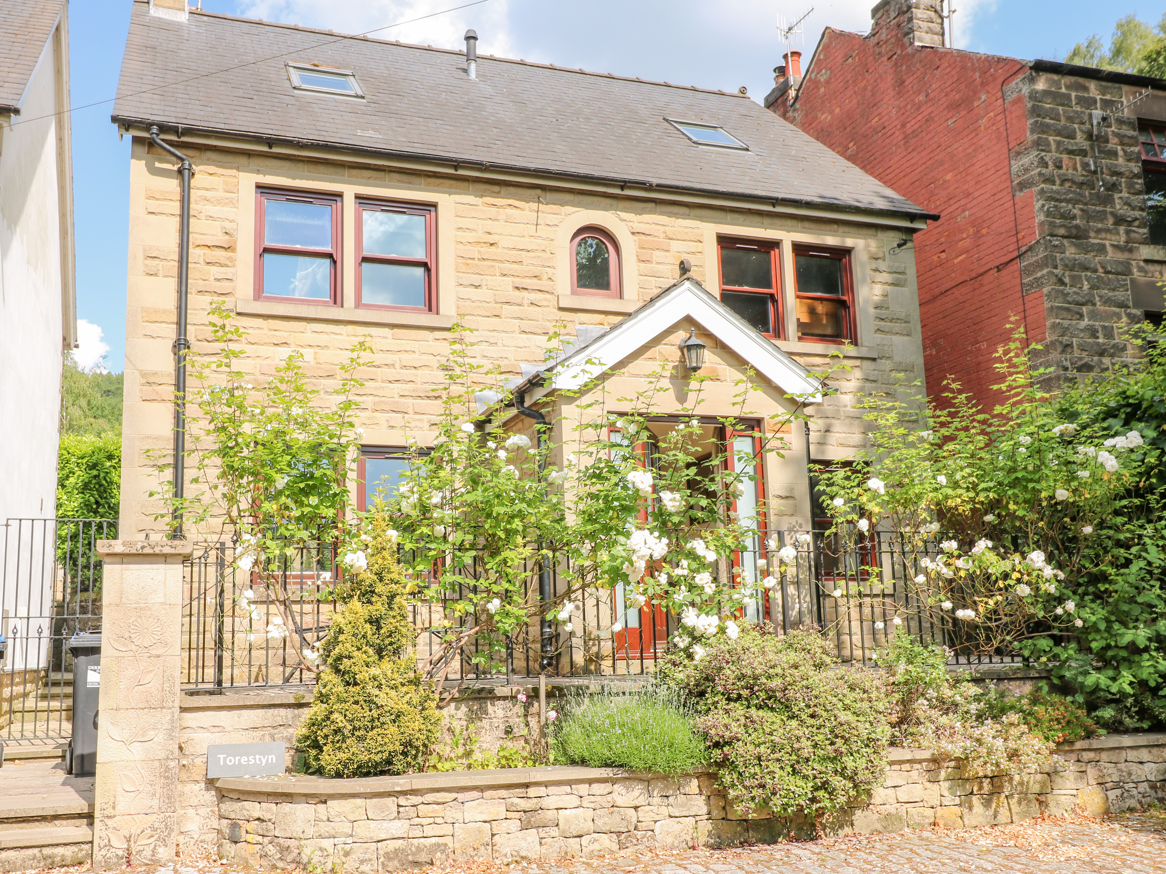 Holiday cottage in Darley Dale, Derbyshire - Photo 1