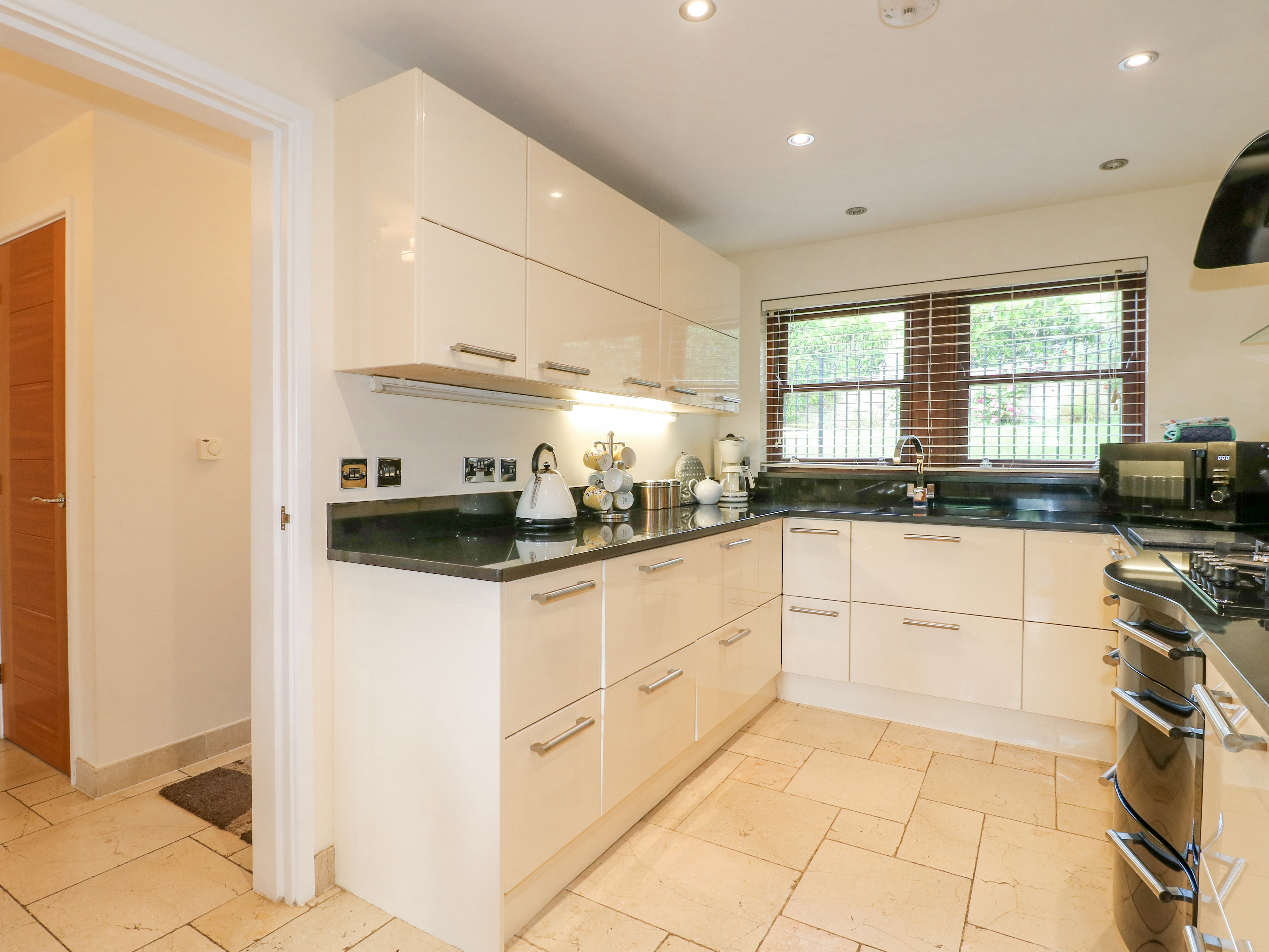 Holiday cottage in Darley Dale, Derbyshire - Photo 7