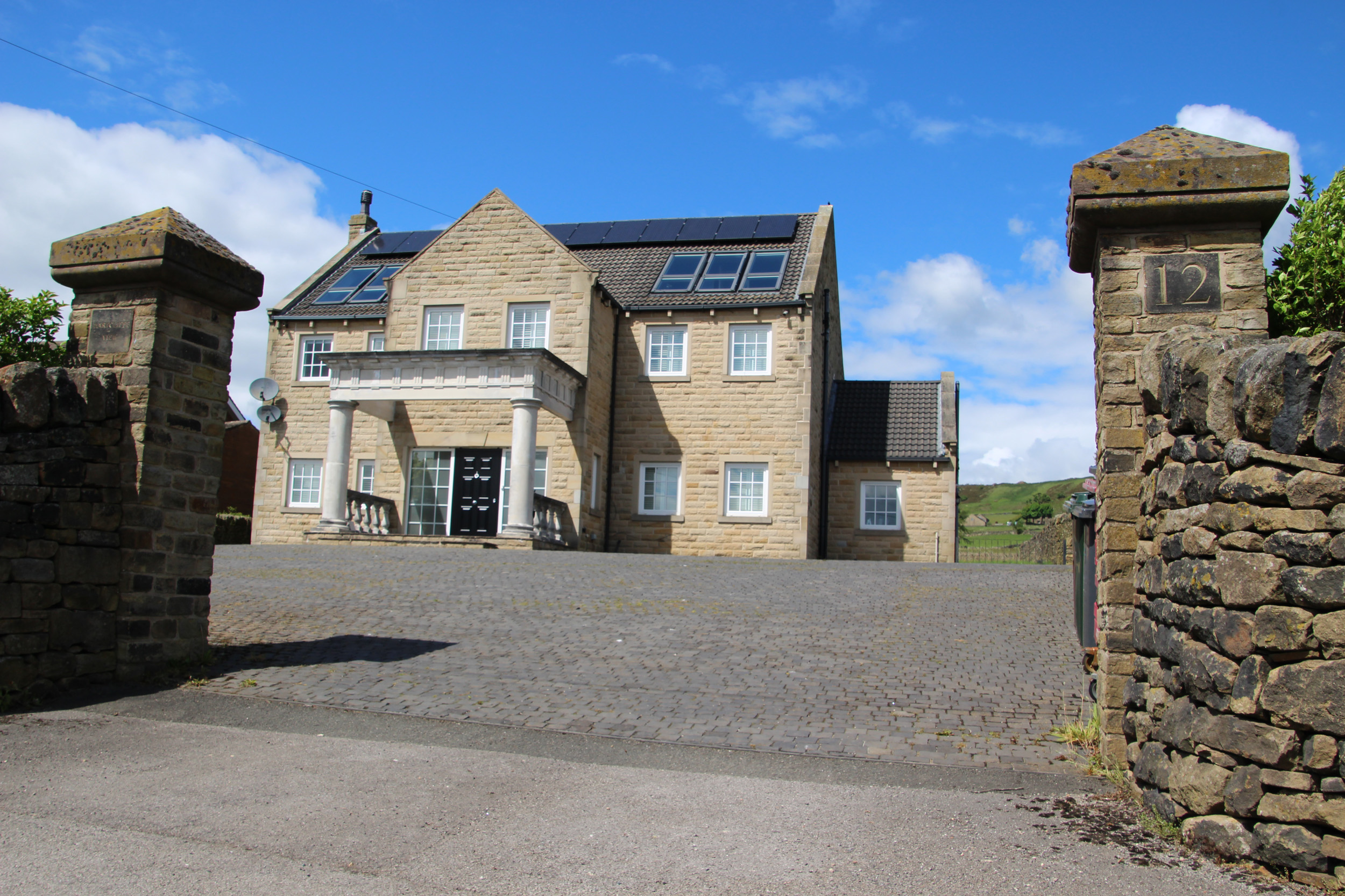Cottage ∙ 7 Bedrooms ∙ 15 Guests - Yorkshire Sculpture Park