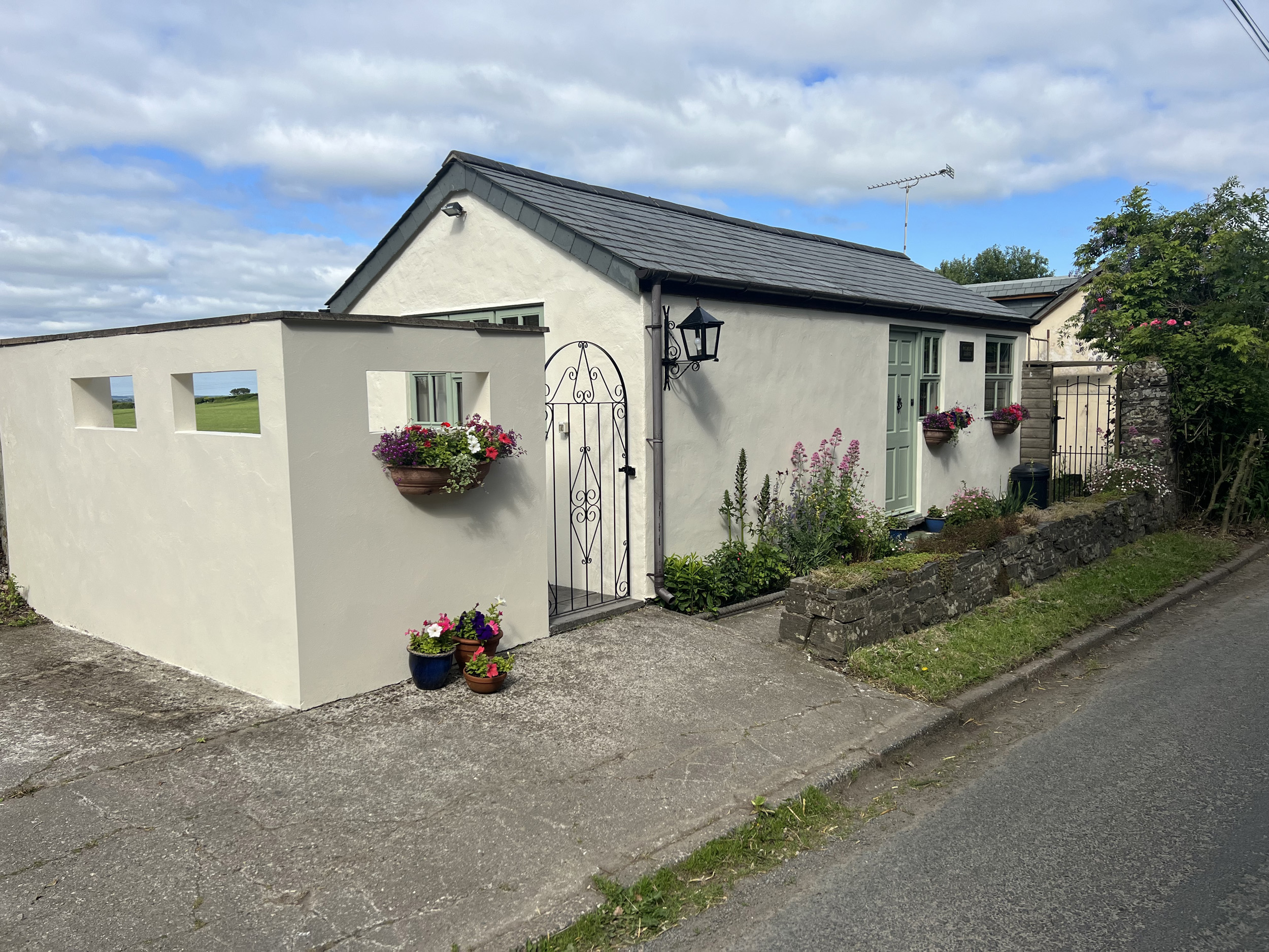 Holiday cottage, Egloskerry ()