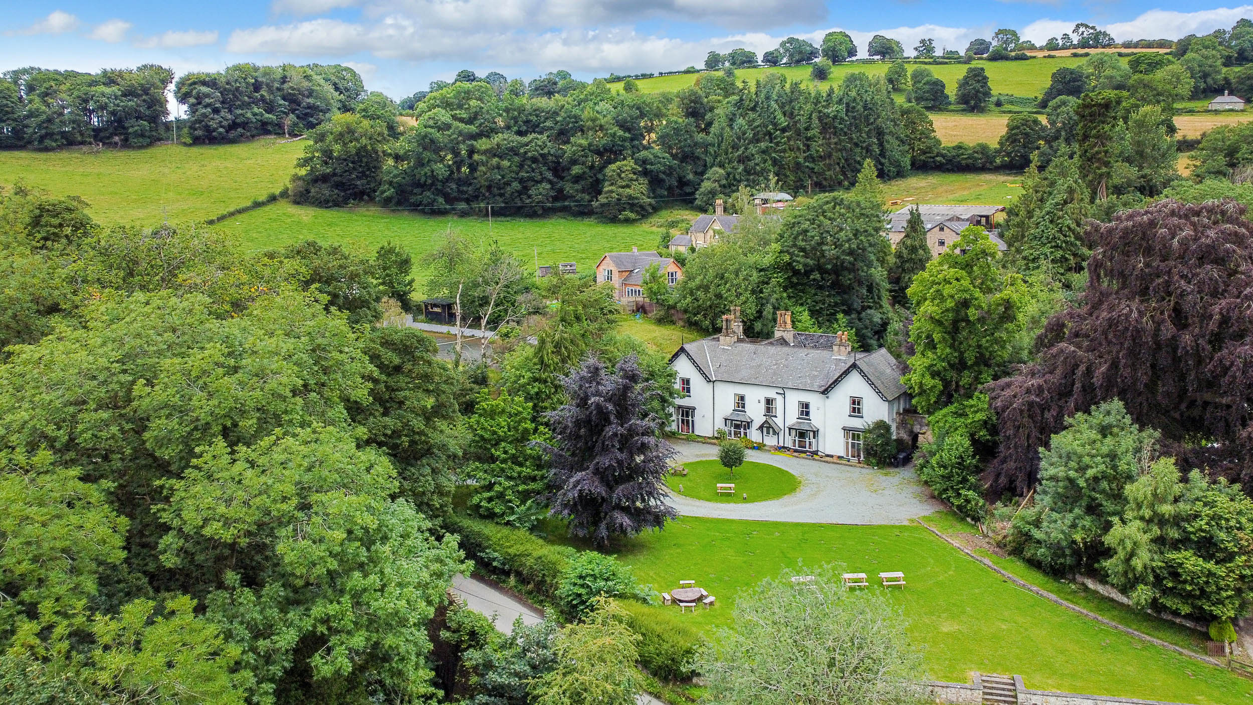 Holiday cottage, Bronygarth (Brookside Manor House)