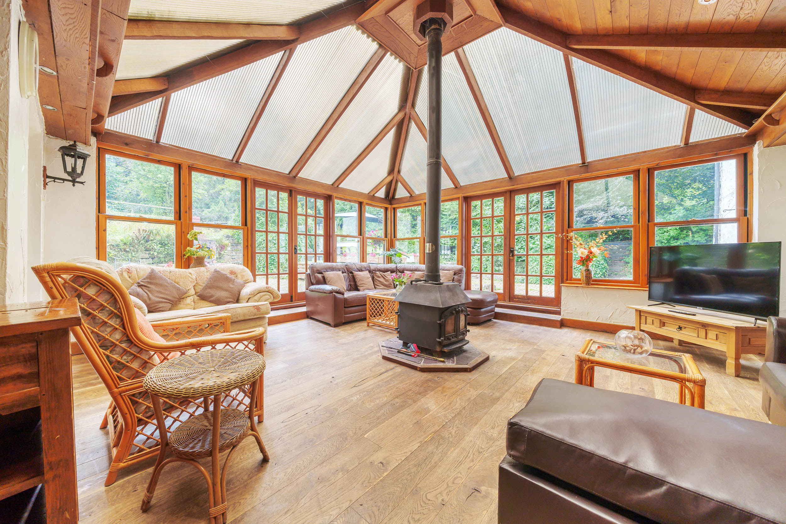Brookside Manor House - Sleeps 30
