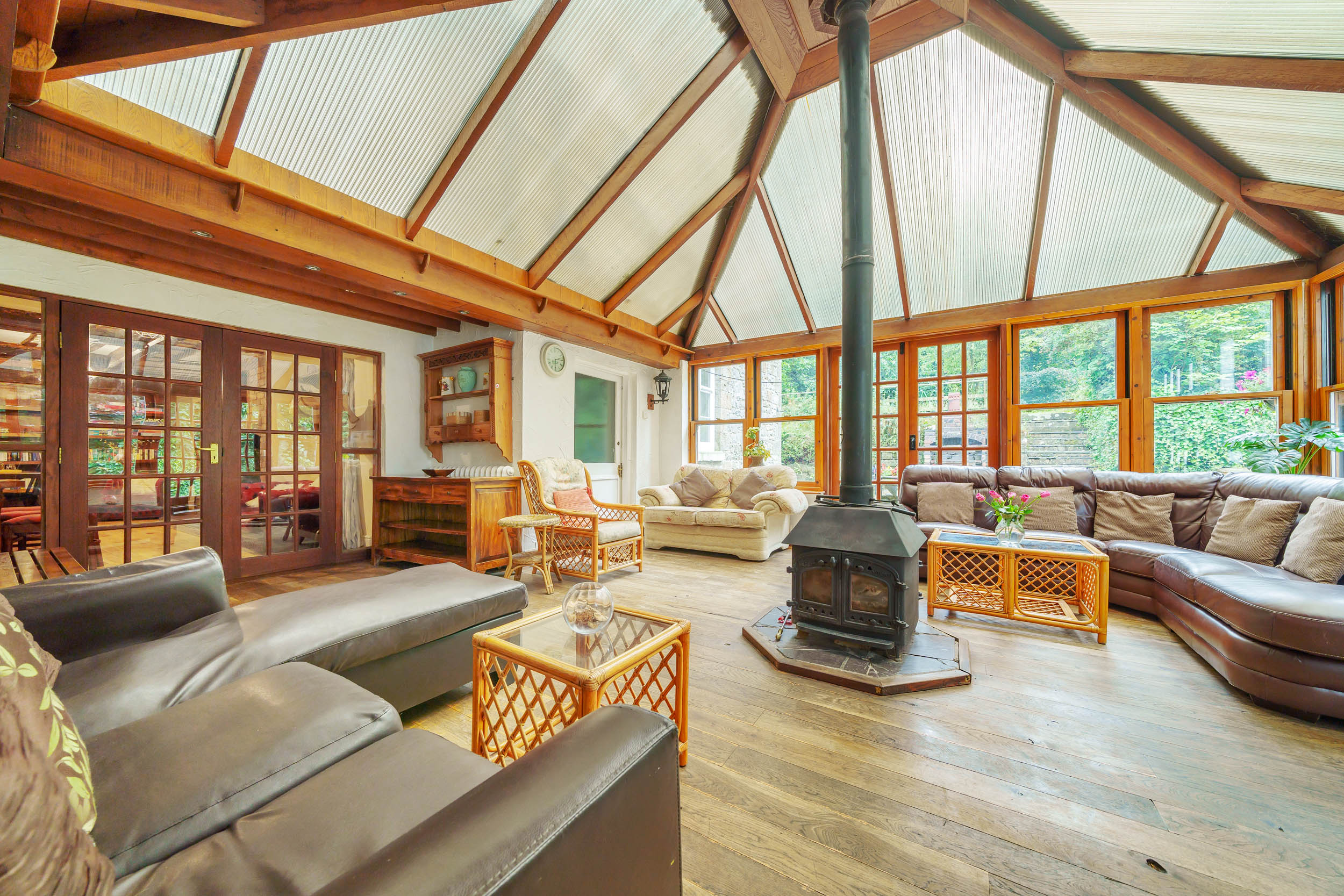 Brookside Manor House - Sleeps 30