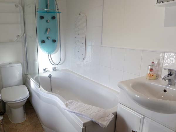 Holiday cottage in Chelmorton, Derbyshire - Photo 8