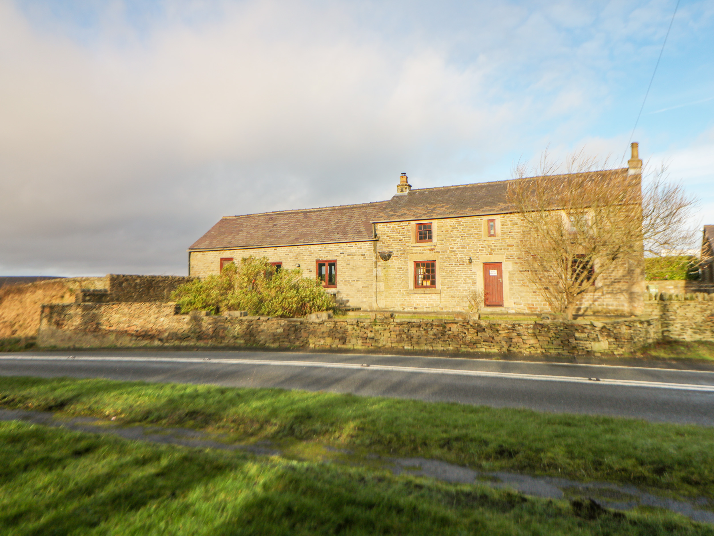 Holiday cottage in Holmesfield, Derbyshire - Photo 2