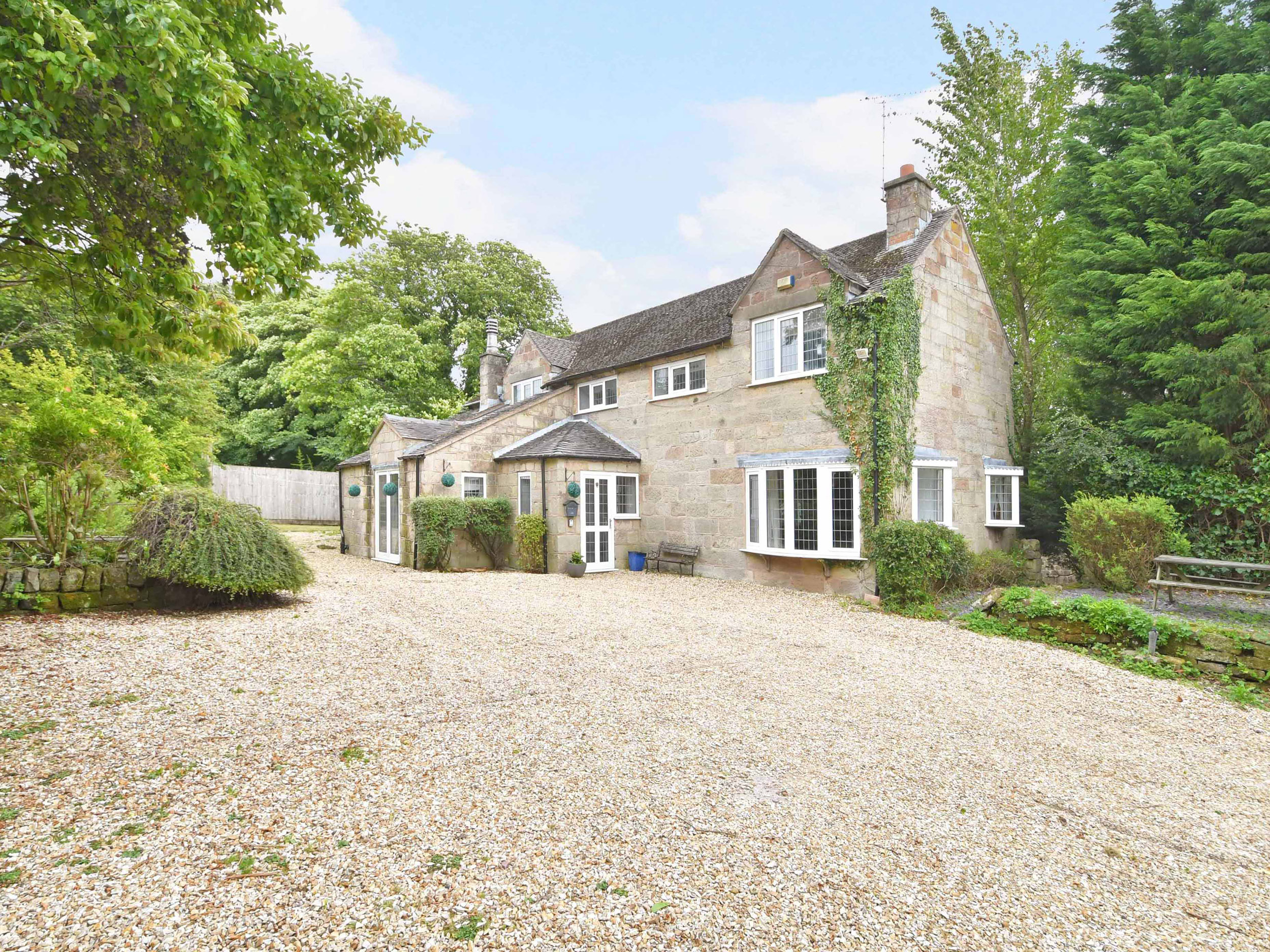 Holiday cottage, Farley (The Old Barn)