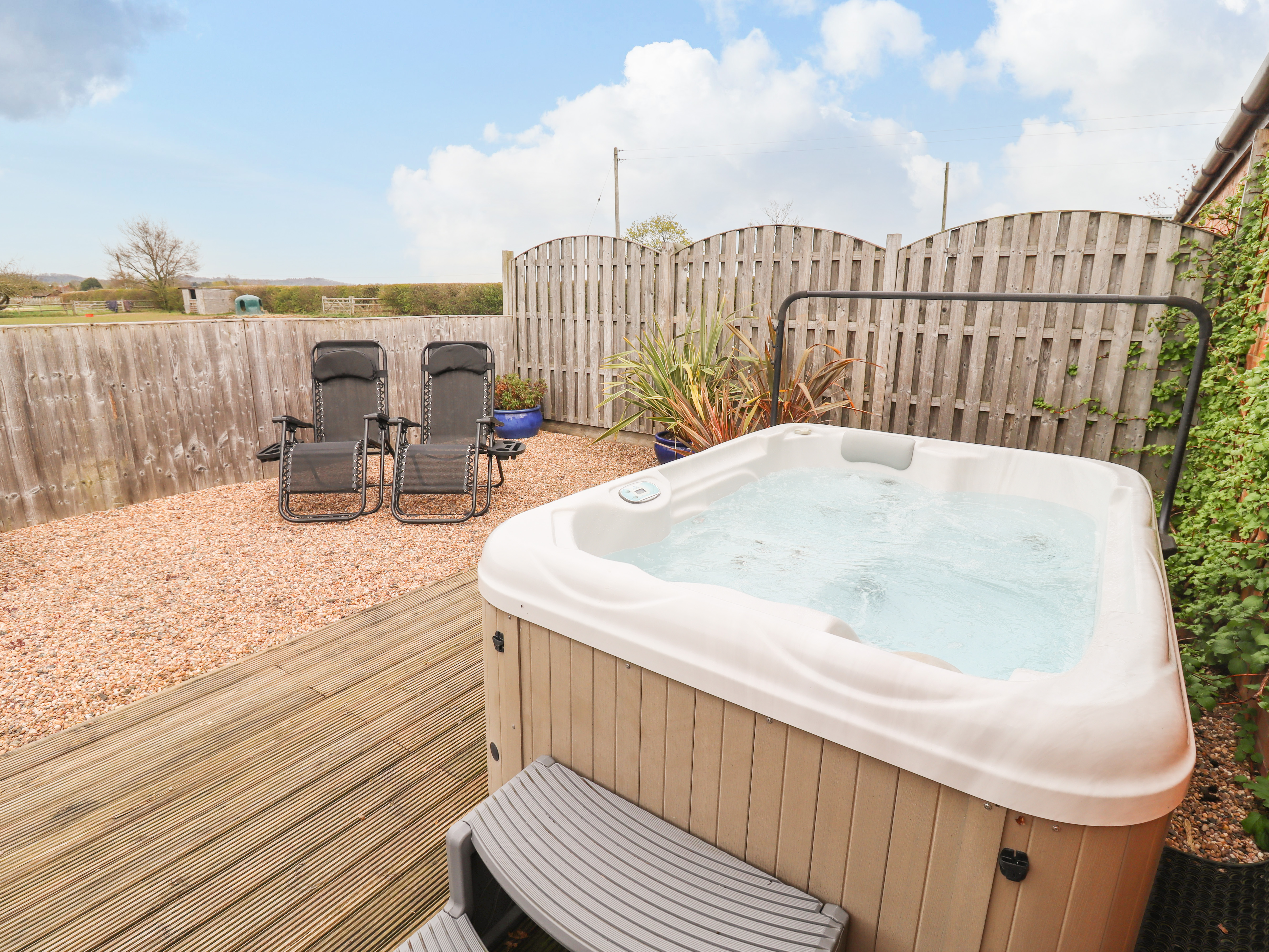 Holiday cottage in Pershore, Worcestershire - Photo 2