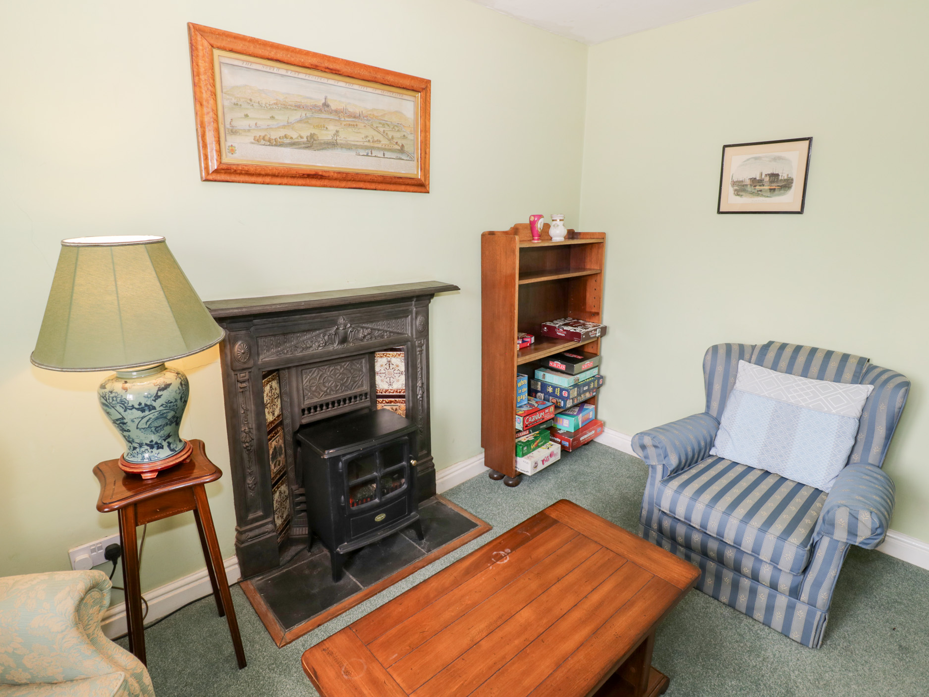 Holiday cottage in Gloucester, Gloucestershire - Photo 4