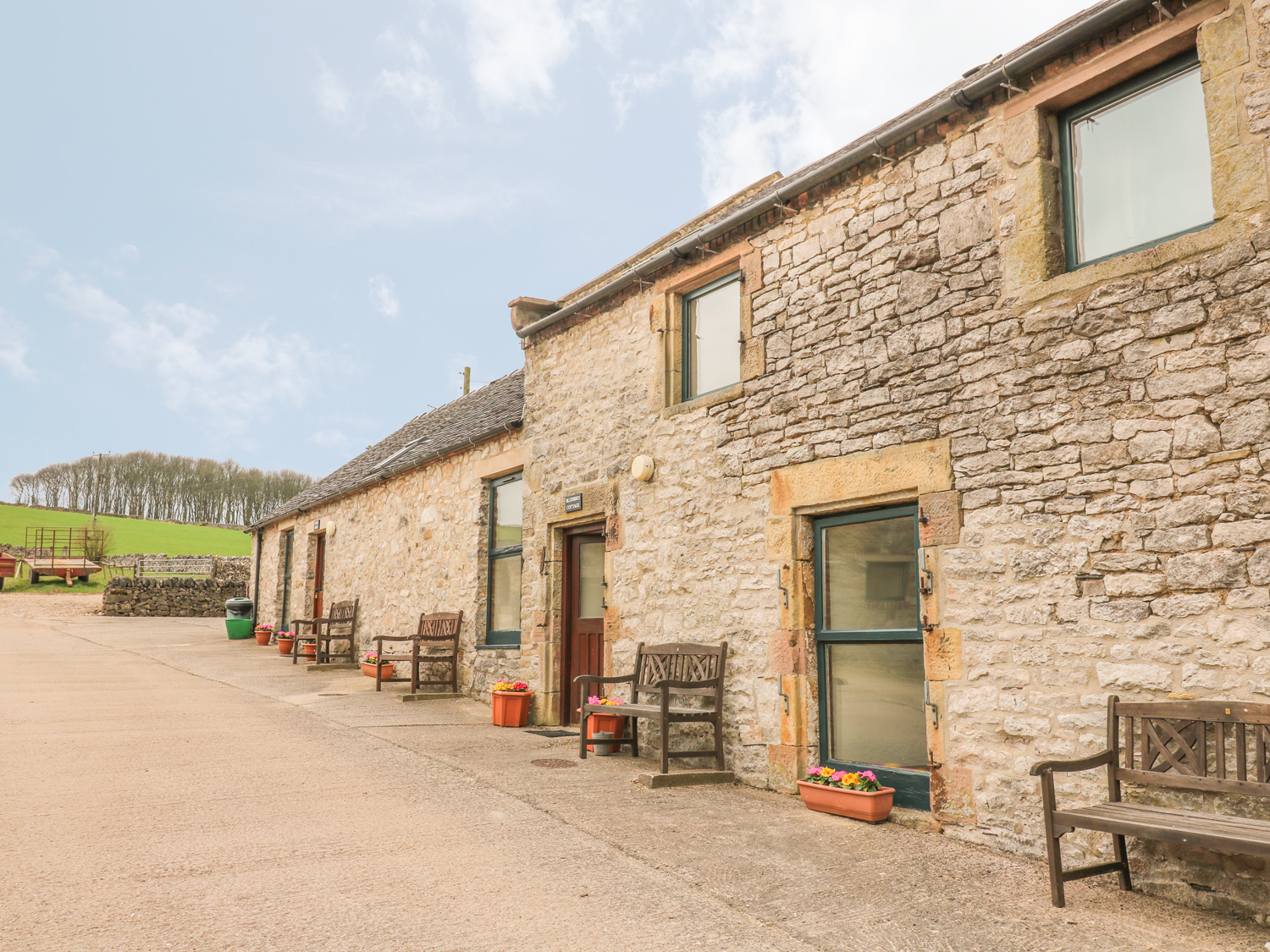 Holiday cottage in Parwich, Derbyshire - Photo 1