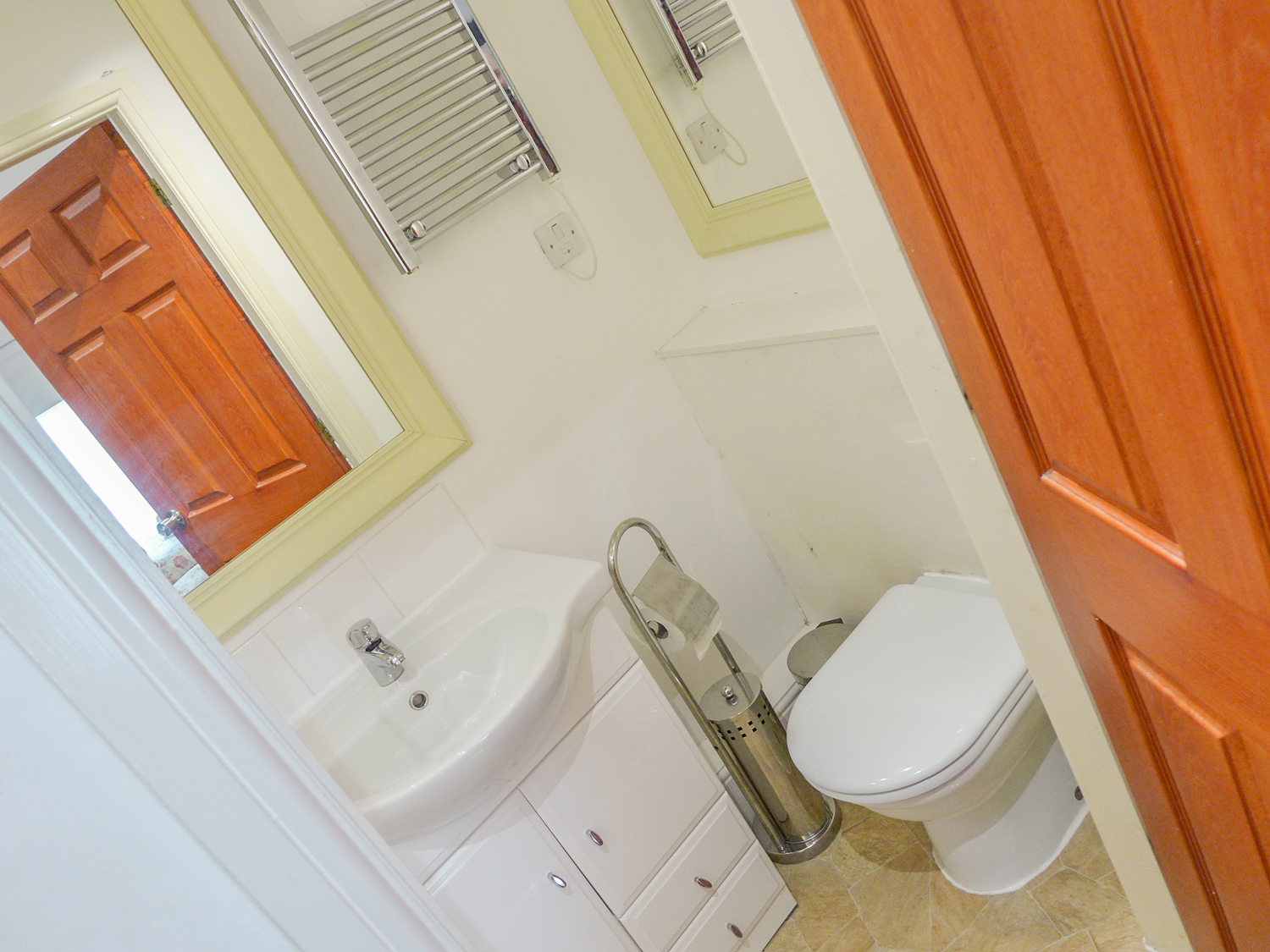 Holiday cottage in Chelmorton, Derbyshire - Photo 11