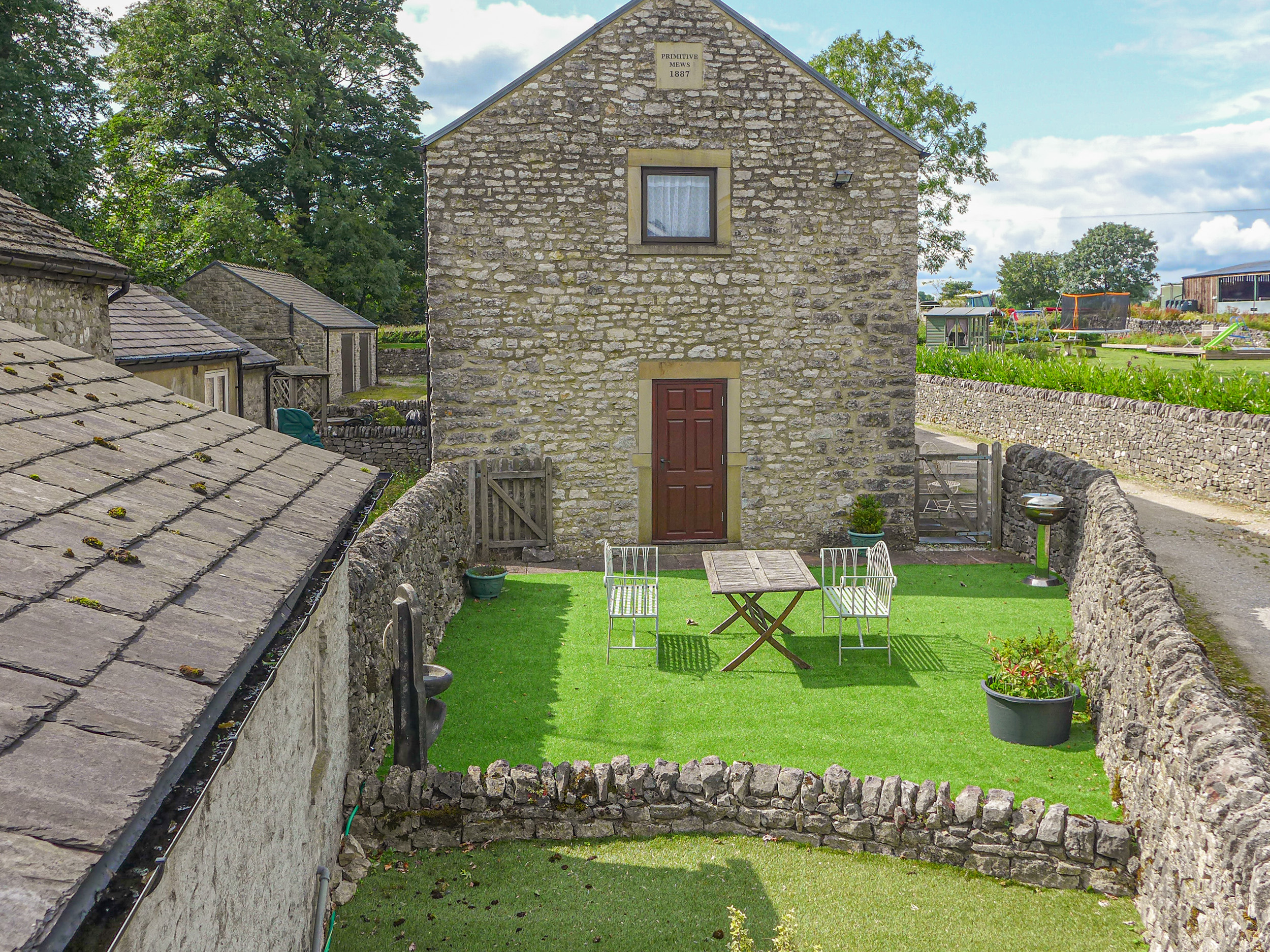 Holiday cottage in Chelmorton, Derbyshire - Photo 1