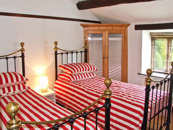 Holiday cottage in Peak Forest, Derbyshire - Photo 8