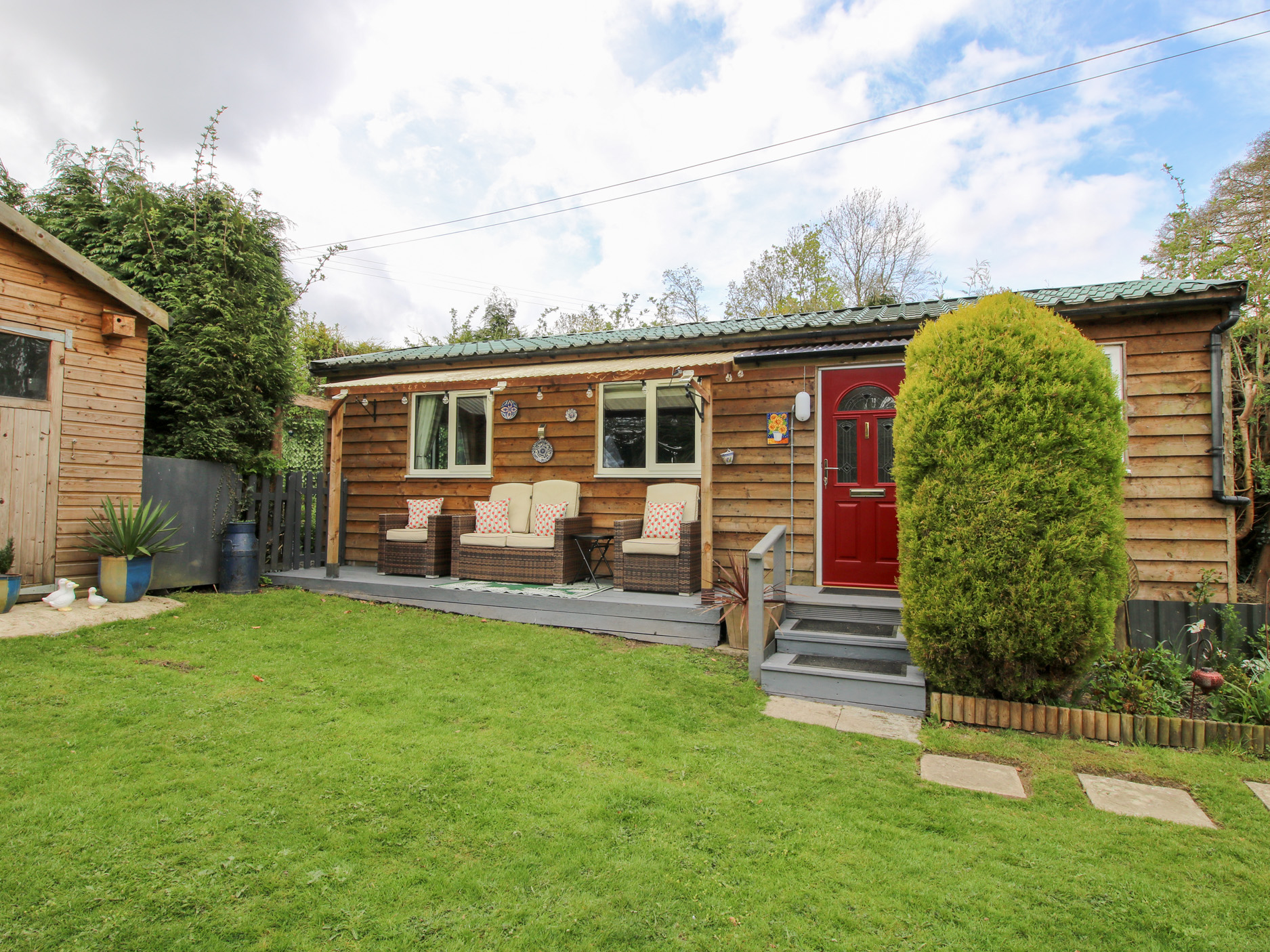 Holiday cottage, Adforton (The Log Cabin)