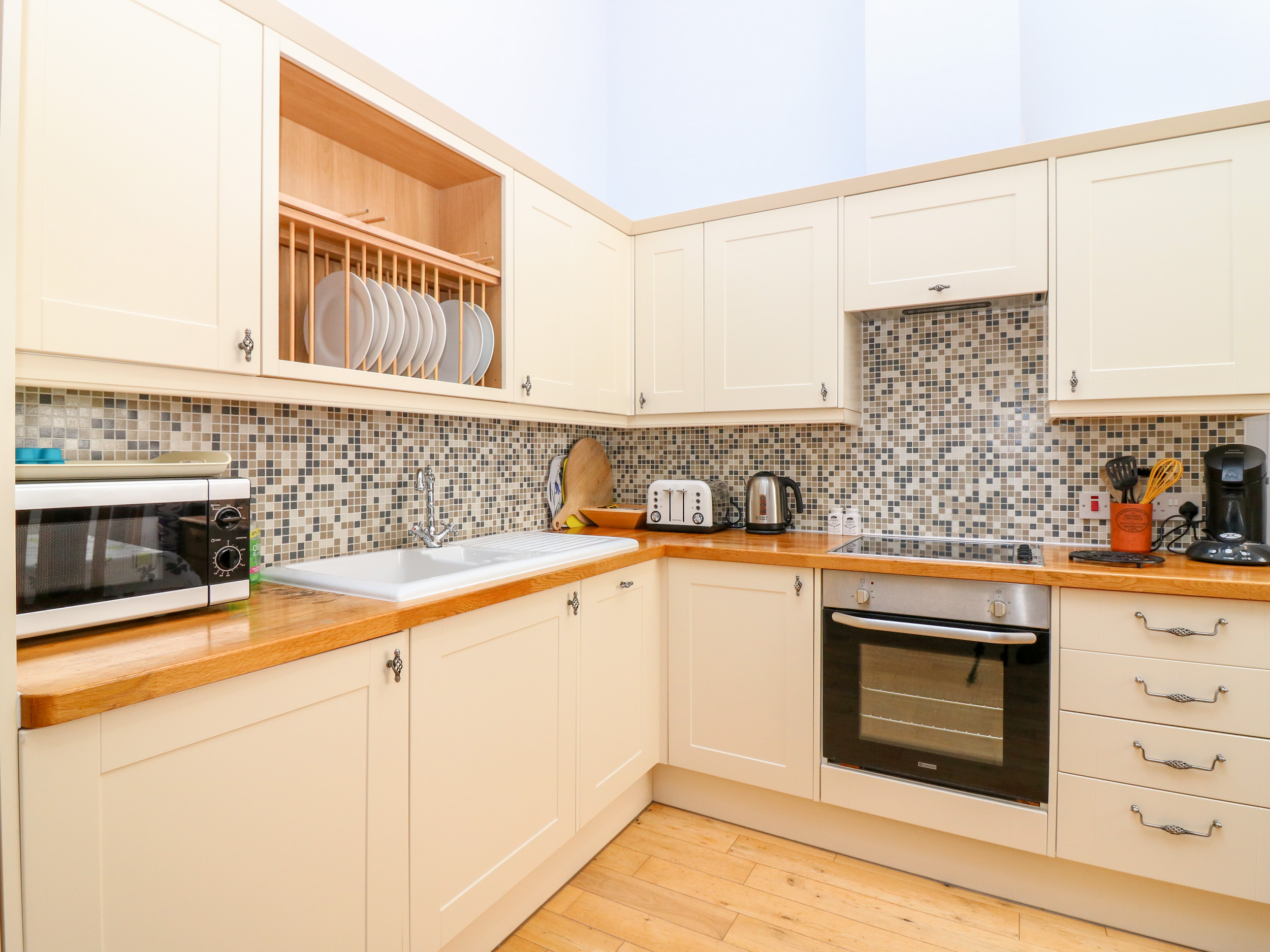 Courtyard Cottage - Sleeps 6