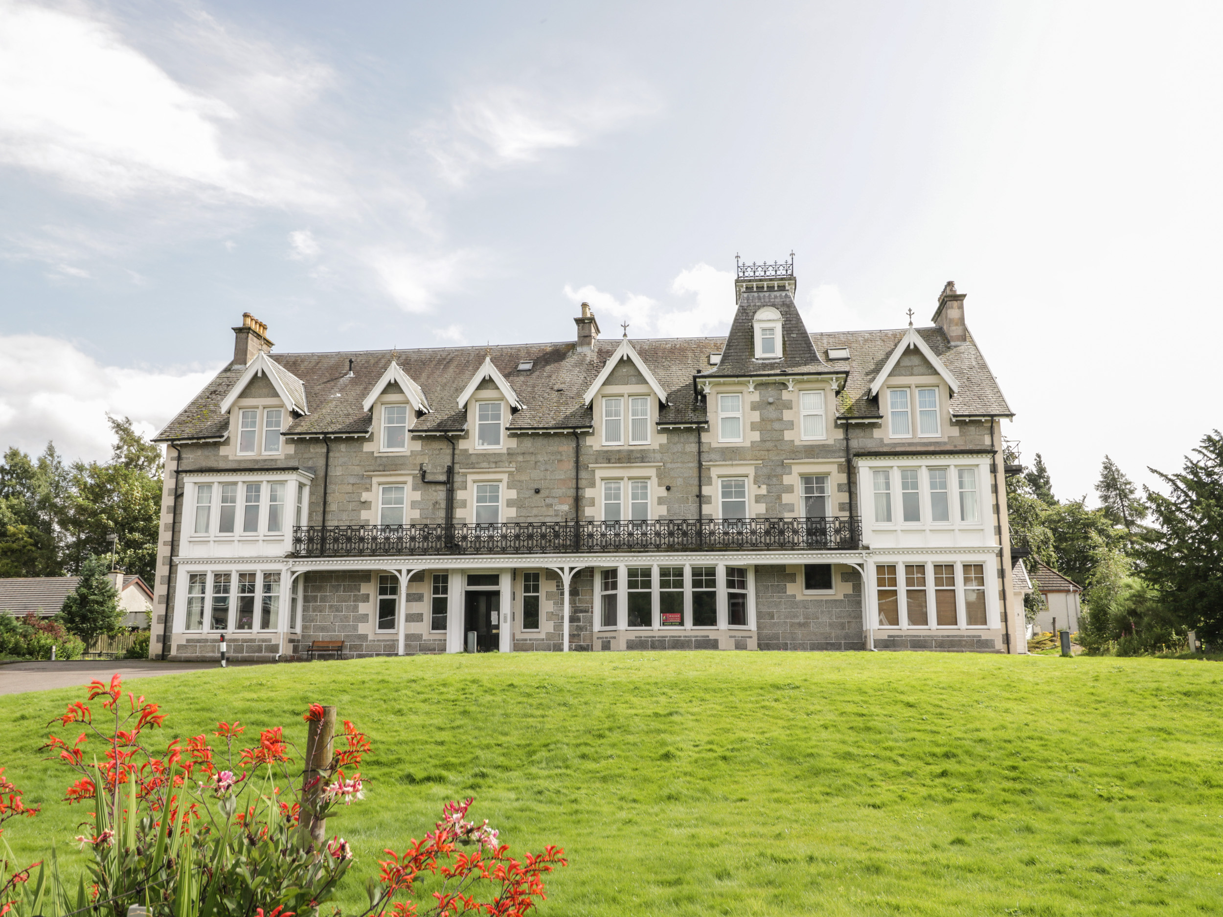 Holiday cottage, Newtonmore ()
